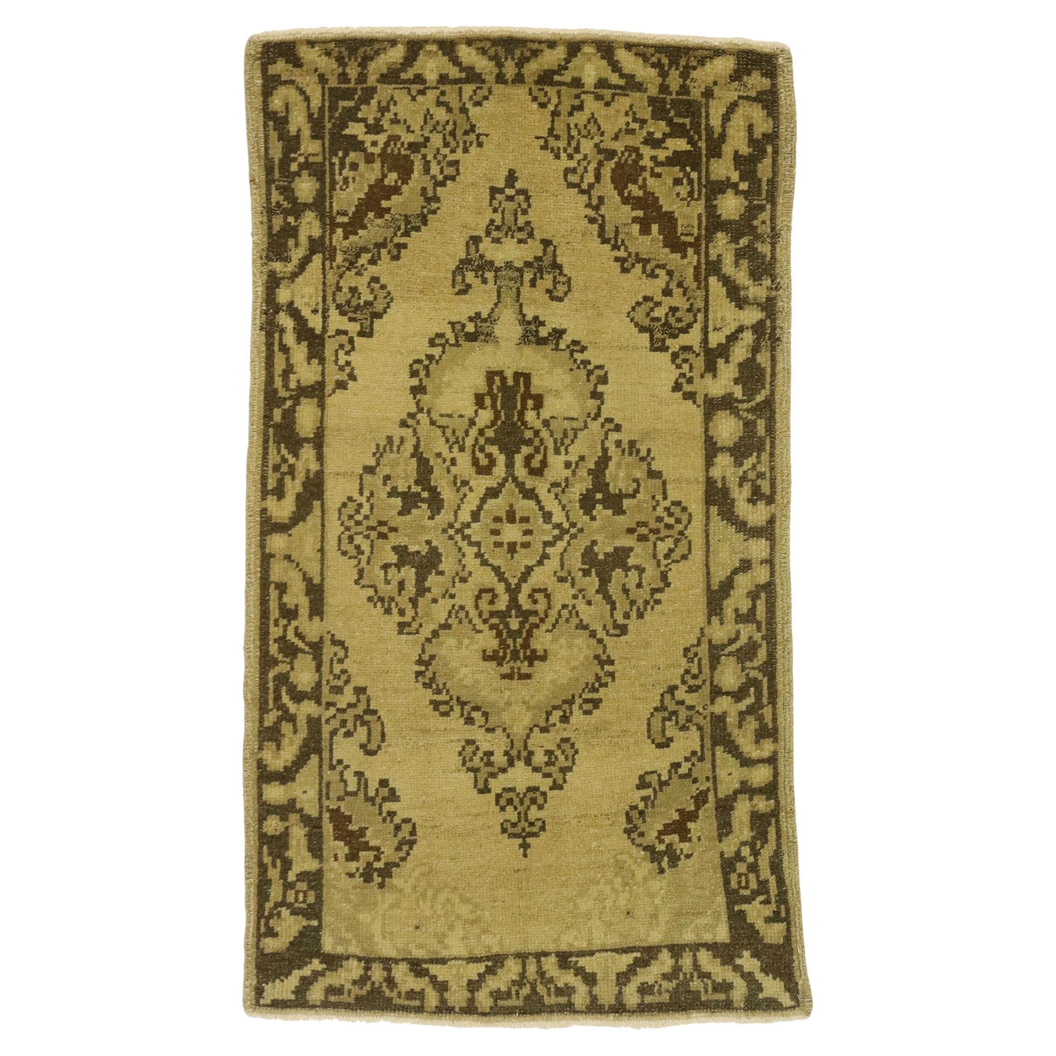 Tapis turc vintage Oushak, l'attrait intemporel rencontre la durabilité élégante en vente