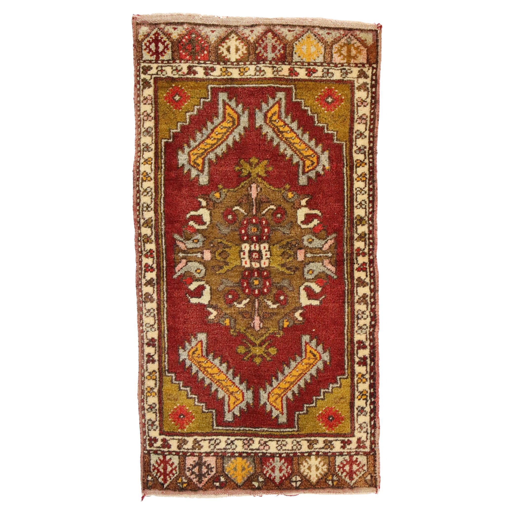 Türkischer Teppich im Vintage-Stil: Timeless Appeal trifft auf stilvolle Langlebigkeit