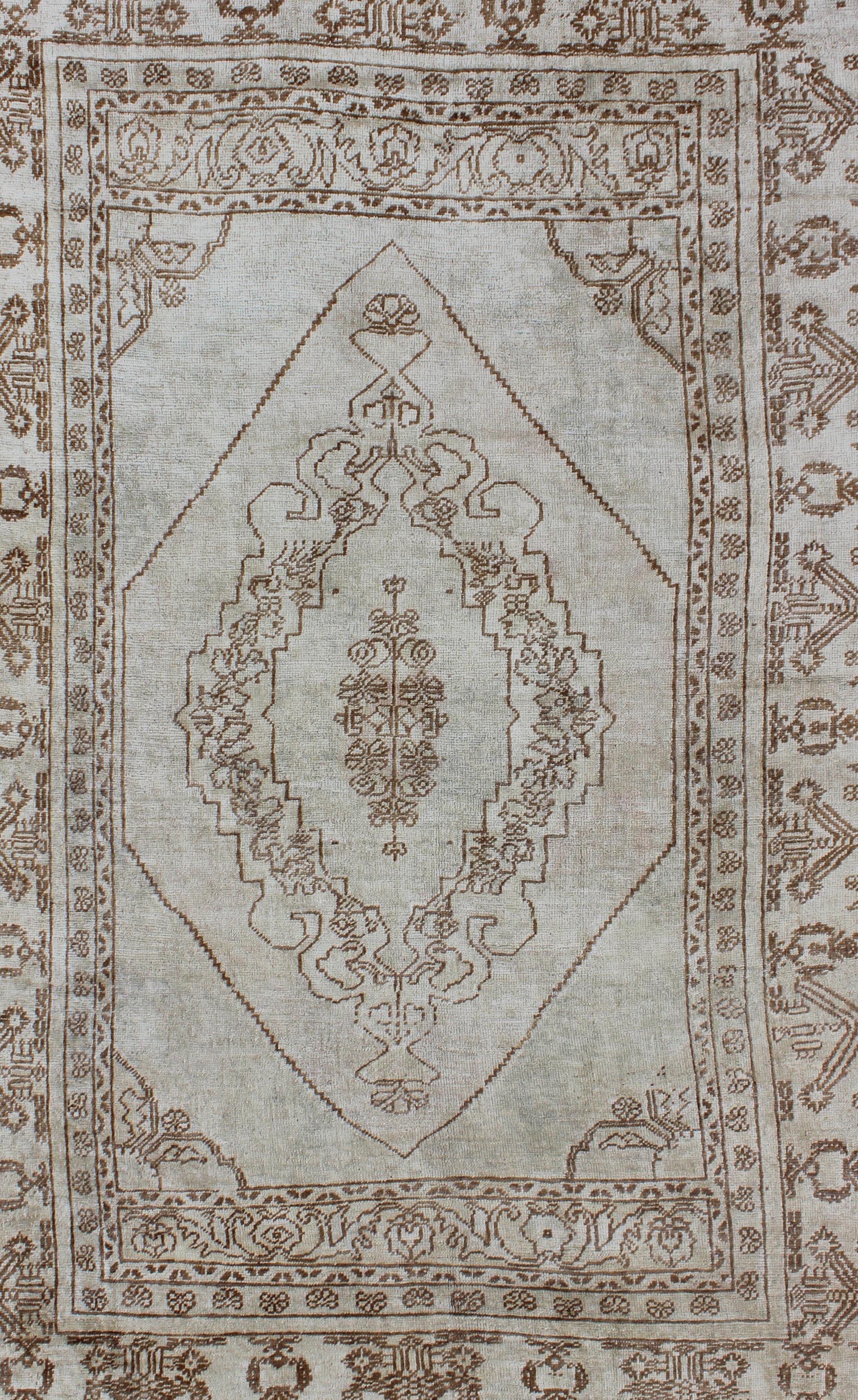 Vintage Turkish Oushak Carpet with Floral Medallion Design in Neutral Tones In Good Condition For Sale In Atlanta, GA