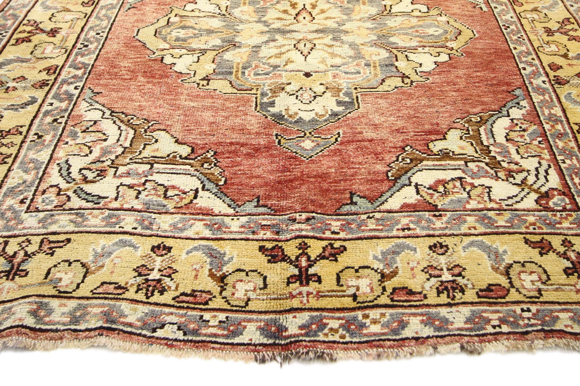 Annodato a mano Tappeto turco Oushak degli anni '50 con stile moderno in vendita