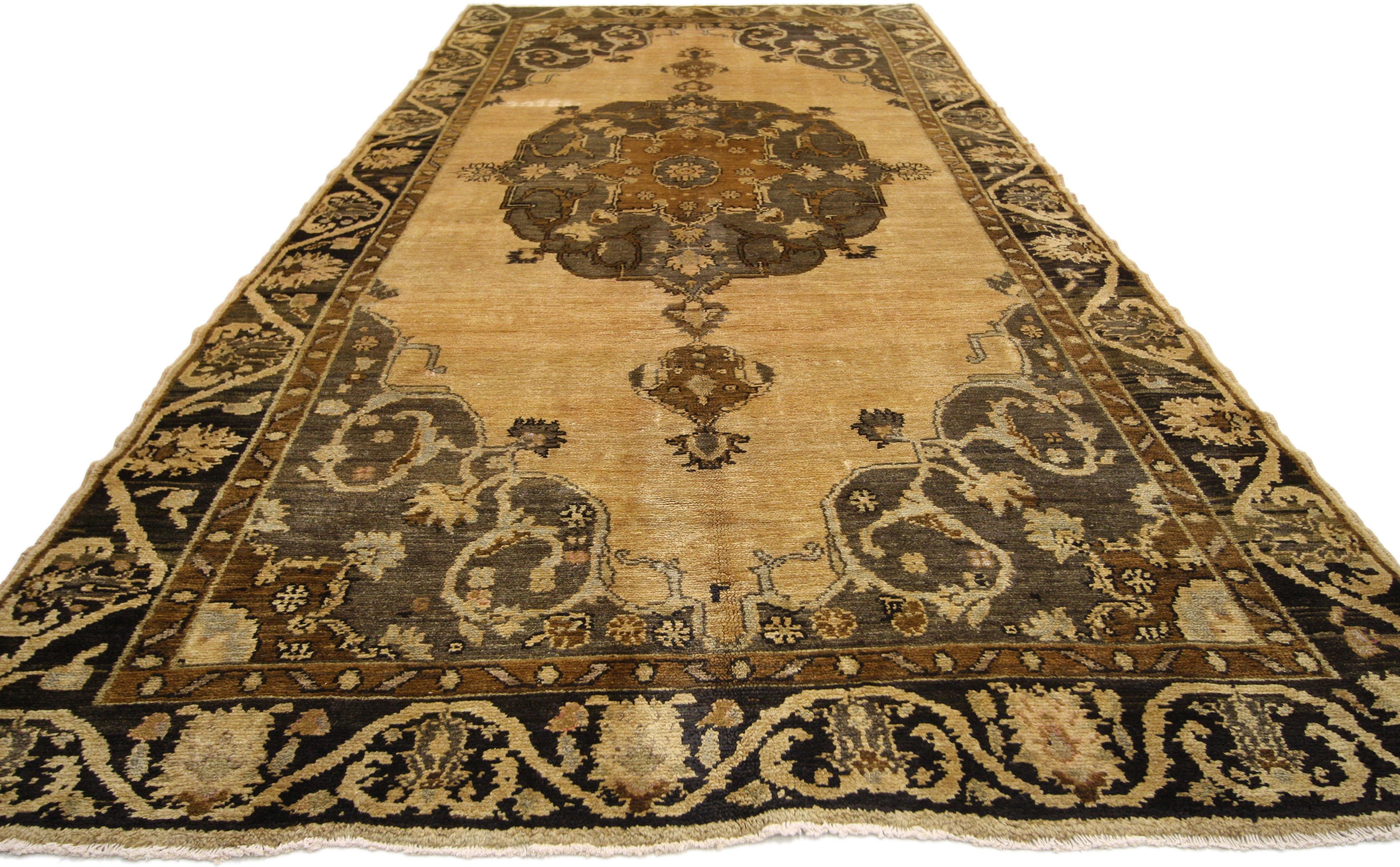 Vintage Turkish Oushak Gallery Rug, Wide Hallway Runner with Modern Style In Good Condition In Dallas, TX