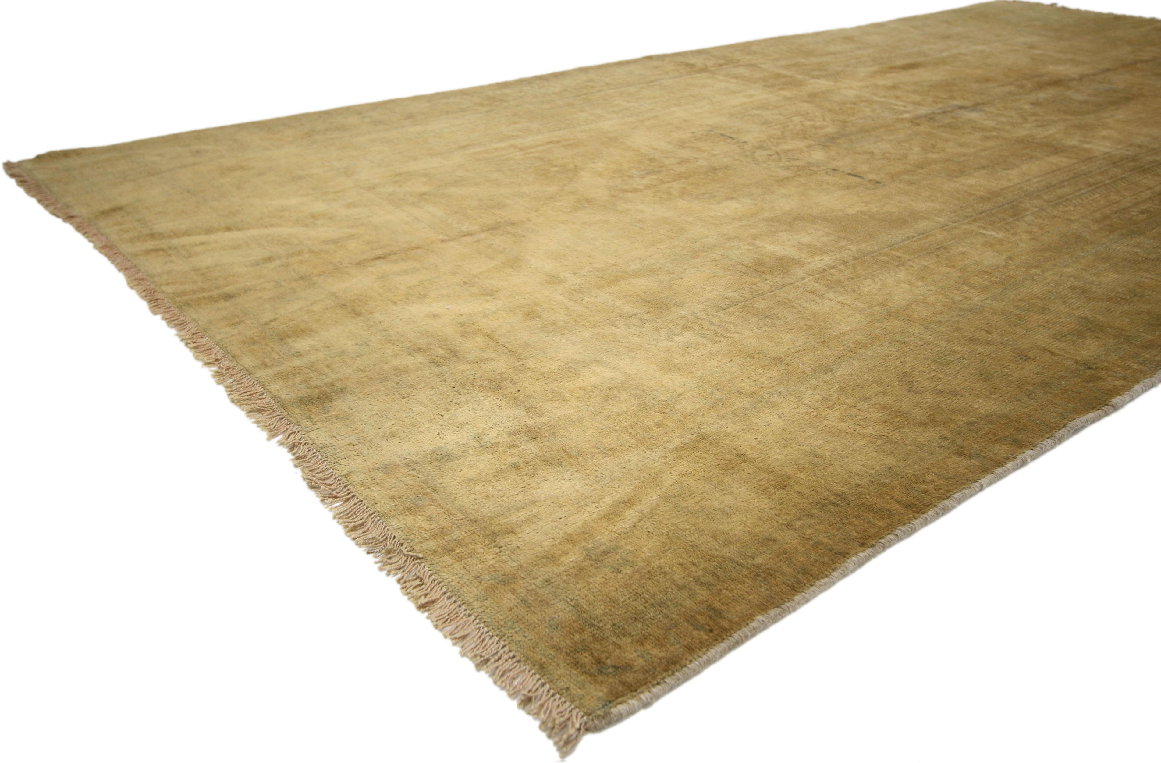 74112 Vintage Turkish Oushak Gallery rug with Amish Shaker style in Earth-Tone Colors 05'06 x 10'01. In this hand knotted wool vintage Turkish Oushak gallery rug, we bare witness to the successful application of design principles touted by the