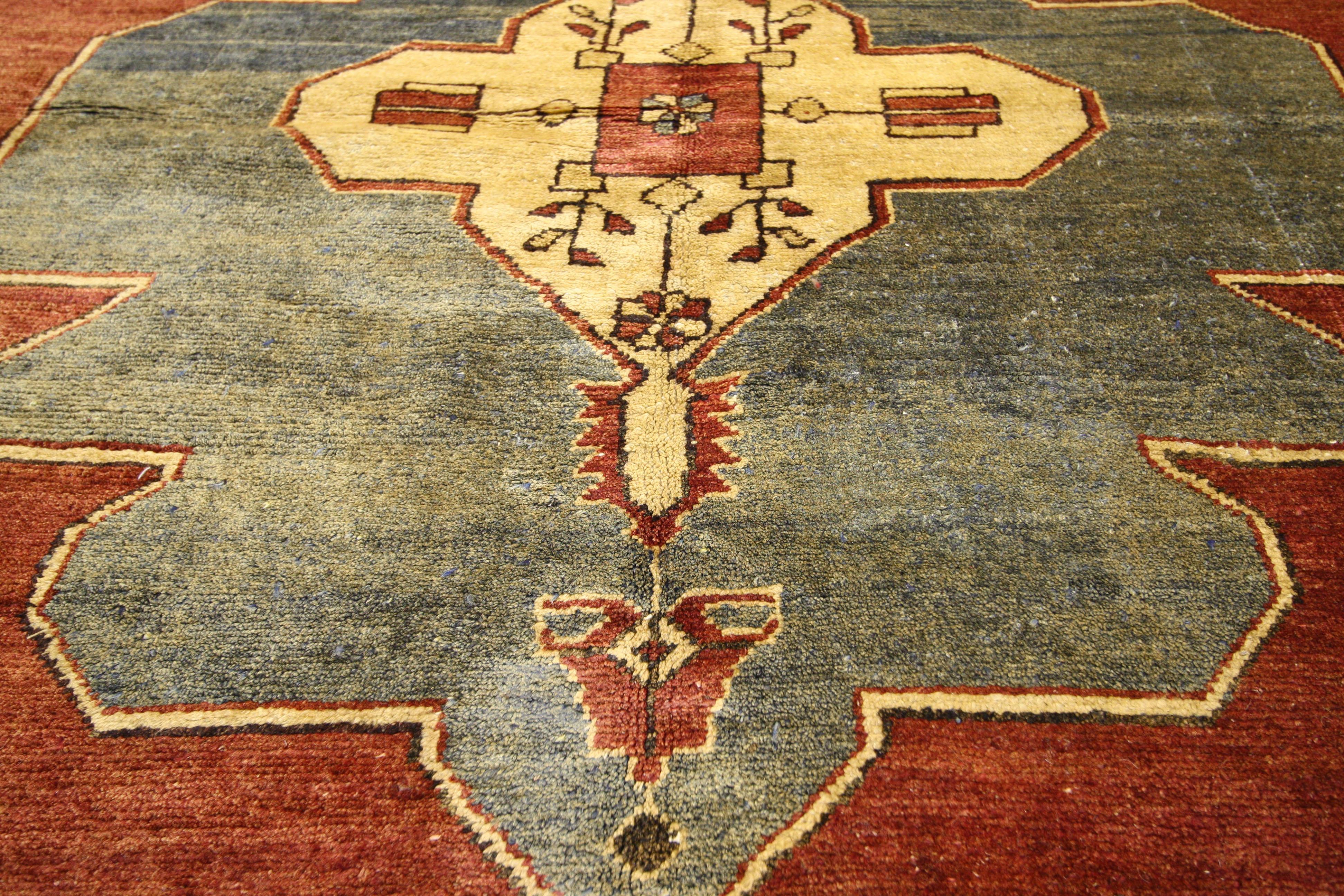 Vintage Turkish Oushak Gallery Rug with Art Deco and Mid-Century Modern Style In Good Condition In Dallas, TX