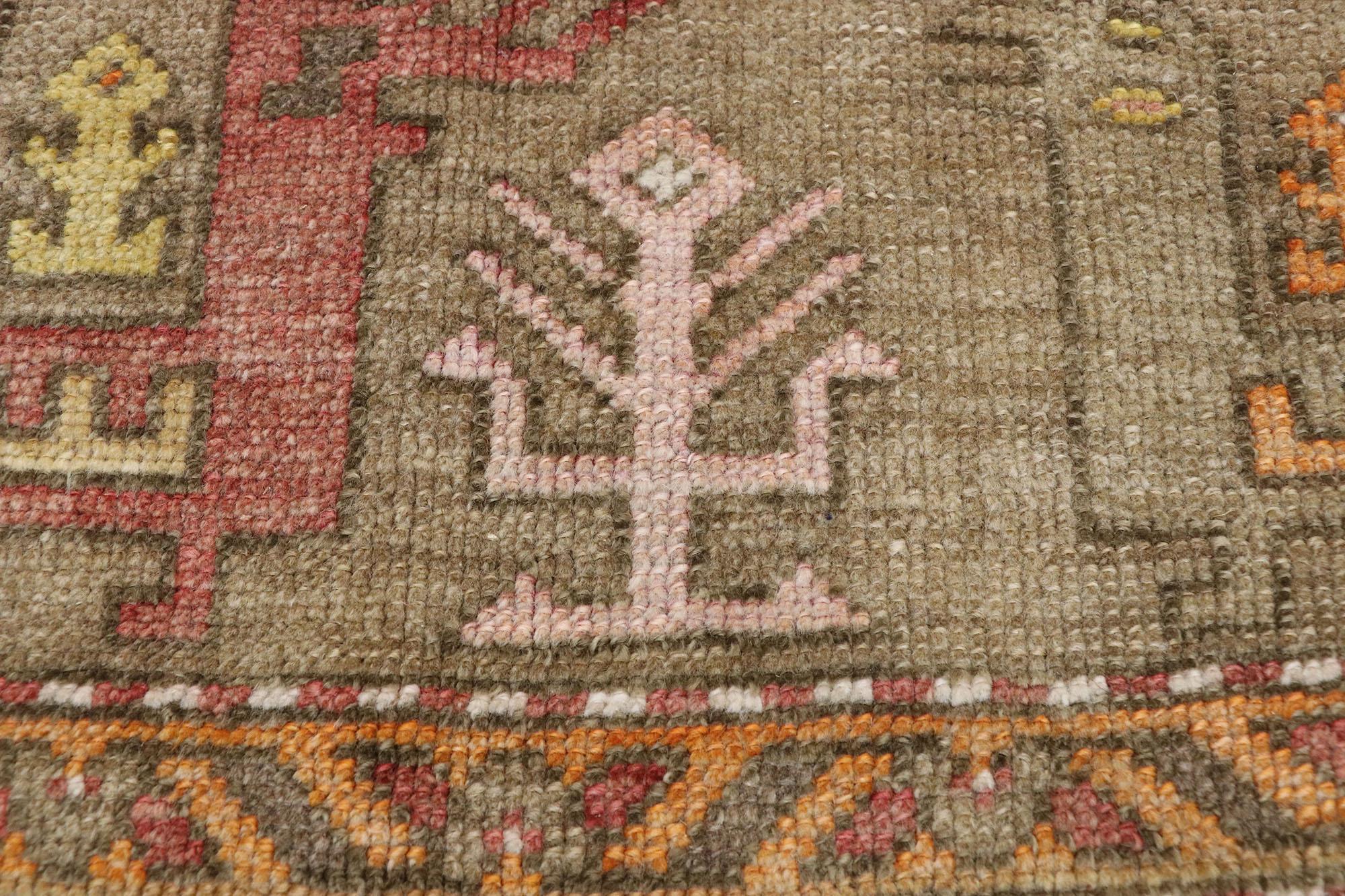 Vintage Turkish Oushak Gallery Rug with Mid-Century Modern Style In Good Condition For Sale In Dallas, TX