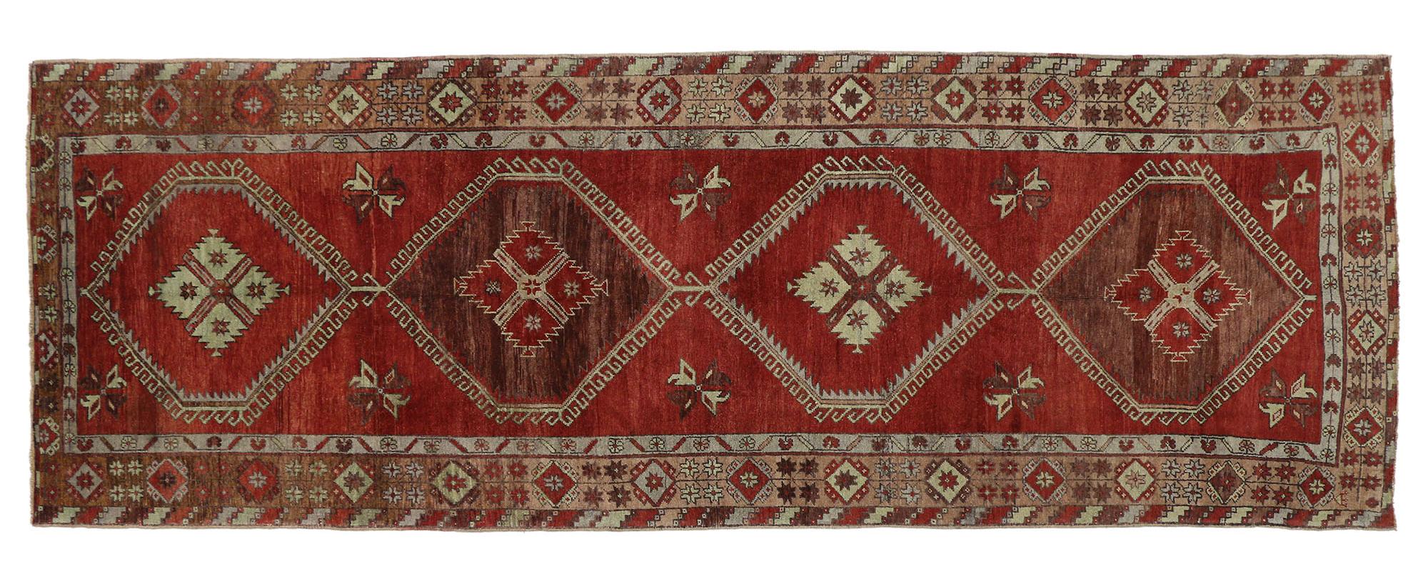 Vintage Turkish Oushak Gallery Rug with Mid-Century Modern Style, Hallway Runner In Good Condition For Sale In Dallas, TX