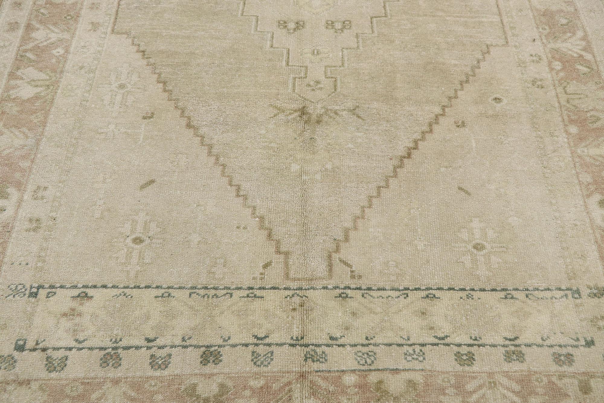 Vintage Turkish Oushak Gallery Rug with Modern Farmhouse Style In Good Condition For Sale In Dallas, TX