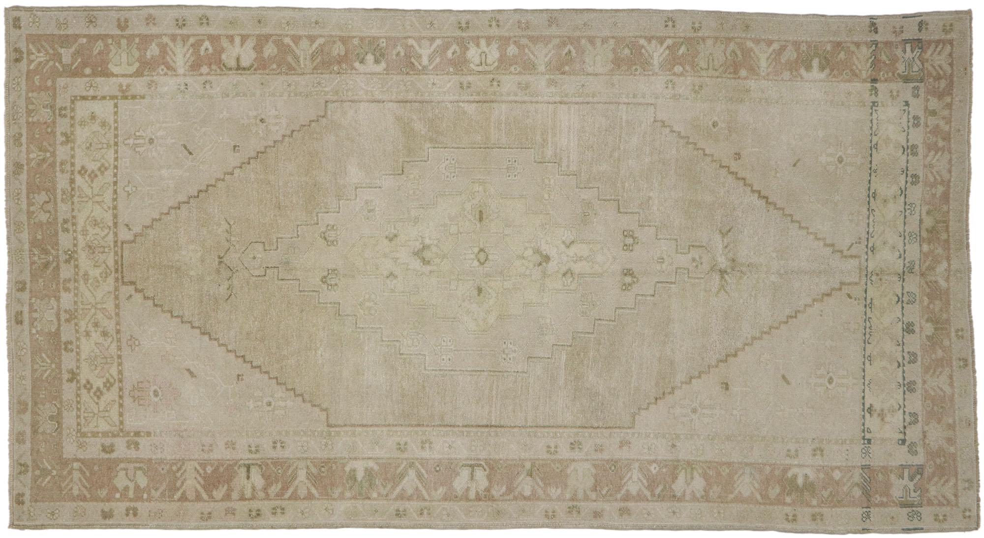 Alfombra turca vintage Oushak Gallery de estilo granjero moderno en venta 2