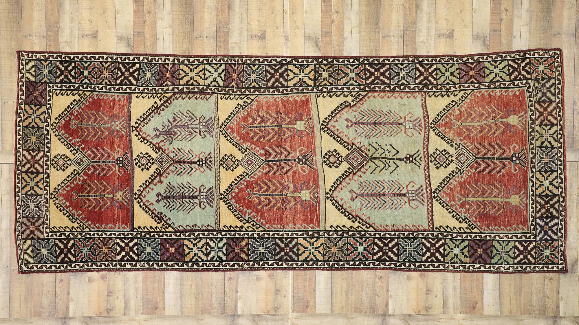 Vintage Anatolian Saph Rug, Turkish Prayer Rug with Multiple Mihrabs  For Sale 2
