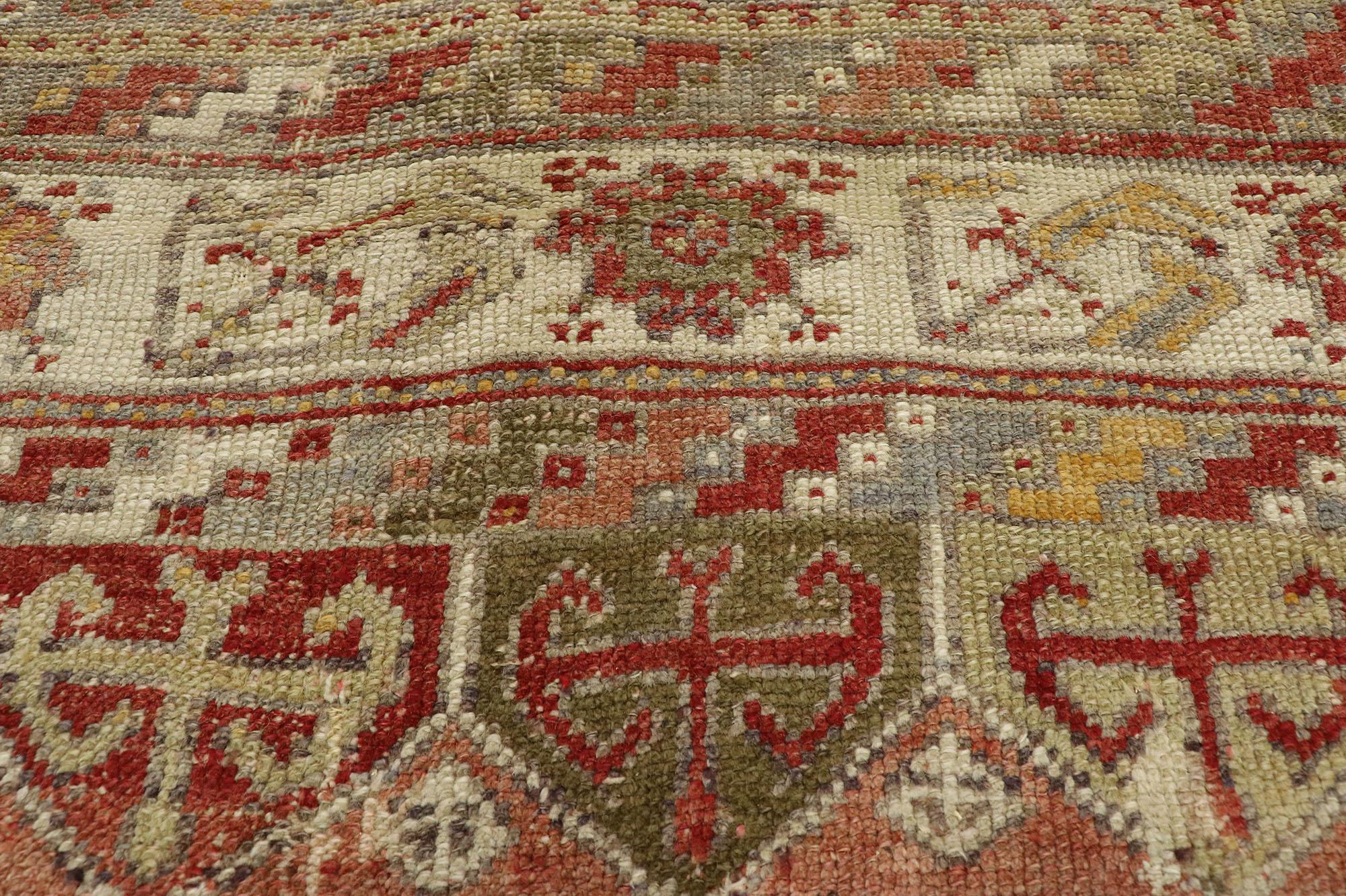 Noué à la main Tapis d'Oushak Gallery turc vintage de style tribal moderne, large tapis de couloir de couloir en vente