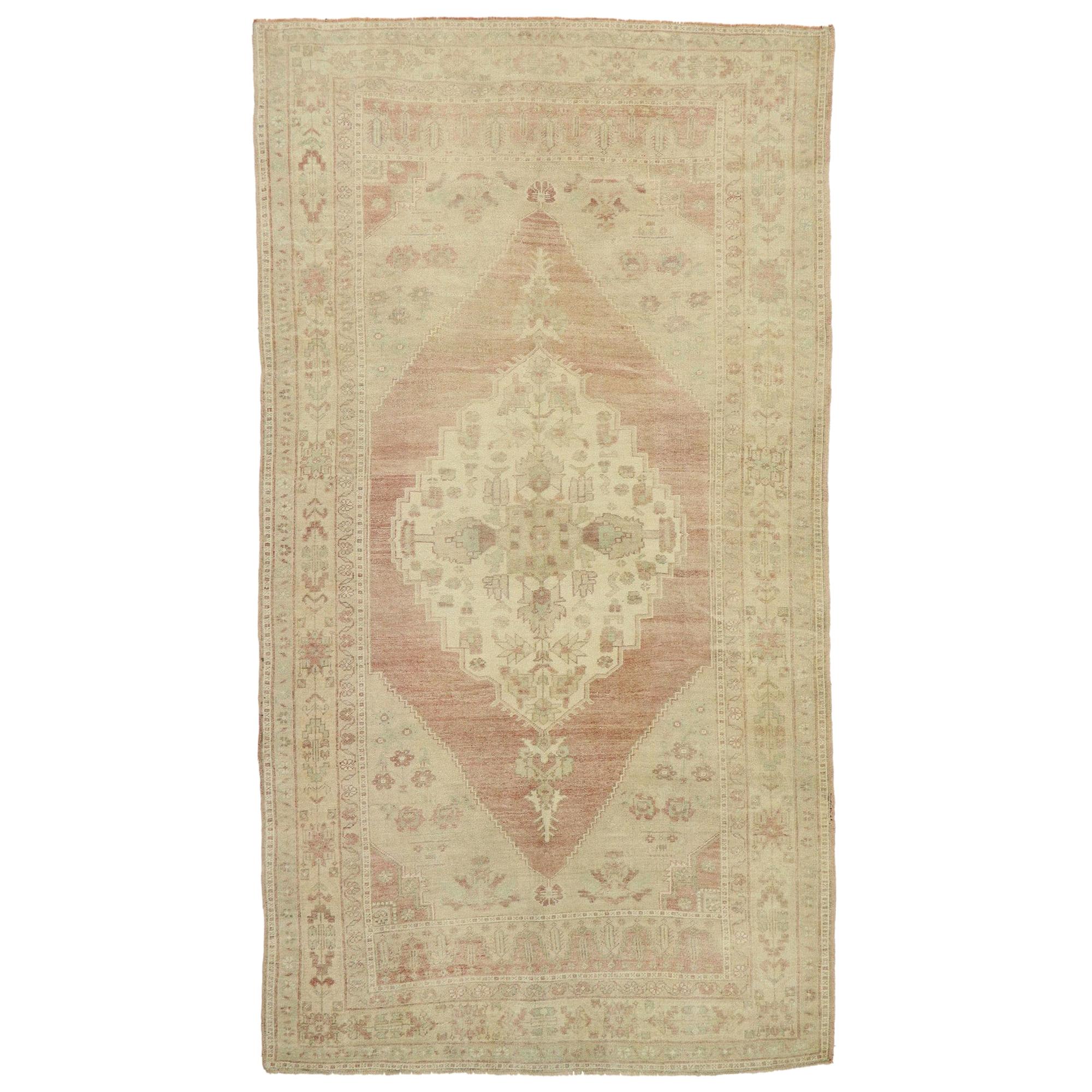 Tapis d'Oushak Gallery turc vintage de style Arts & Crafts rustique