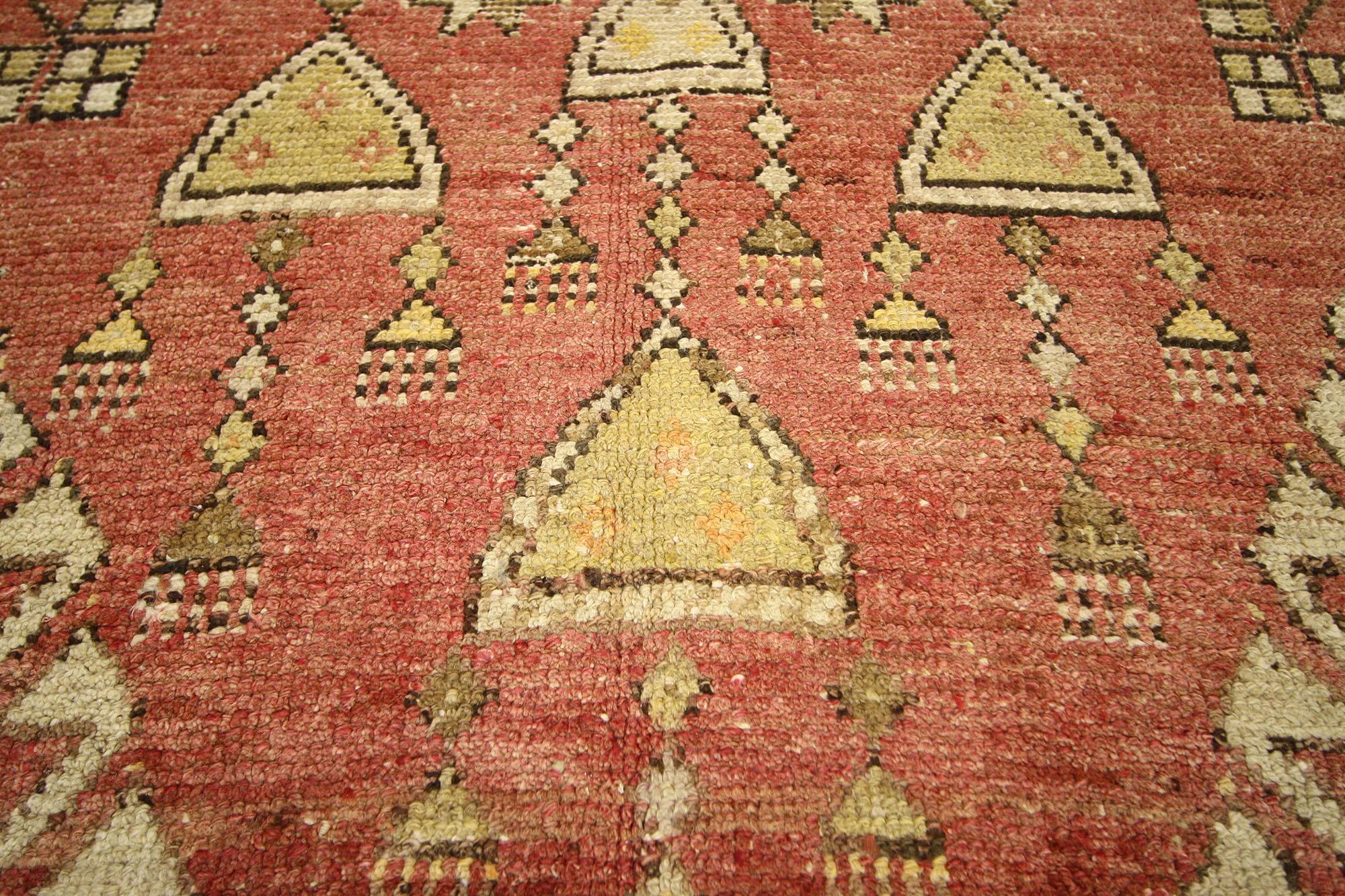 Vintage Turkish Oushak Gallery Rug with Rustic Tribal Style In Good Condition For Sale In Dallas, TX
