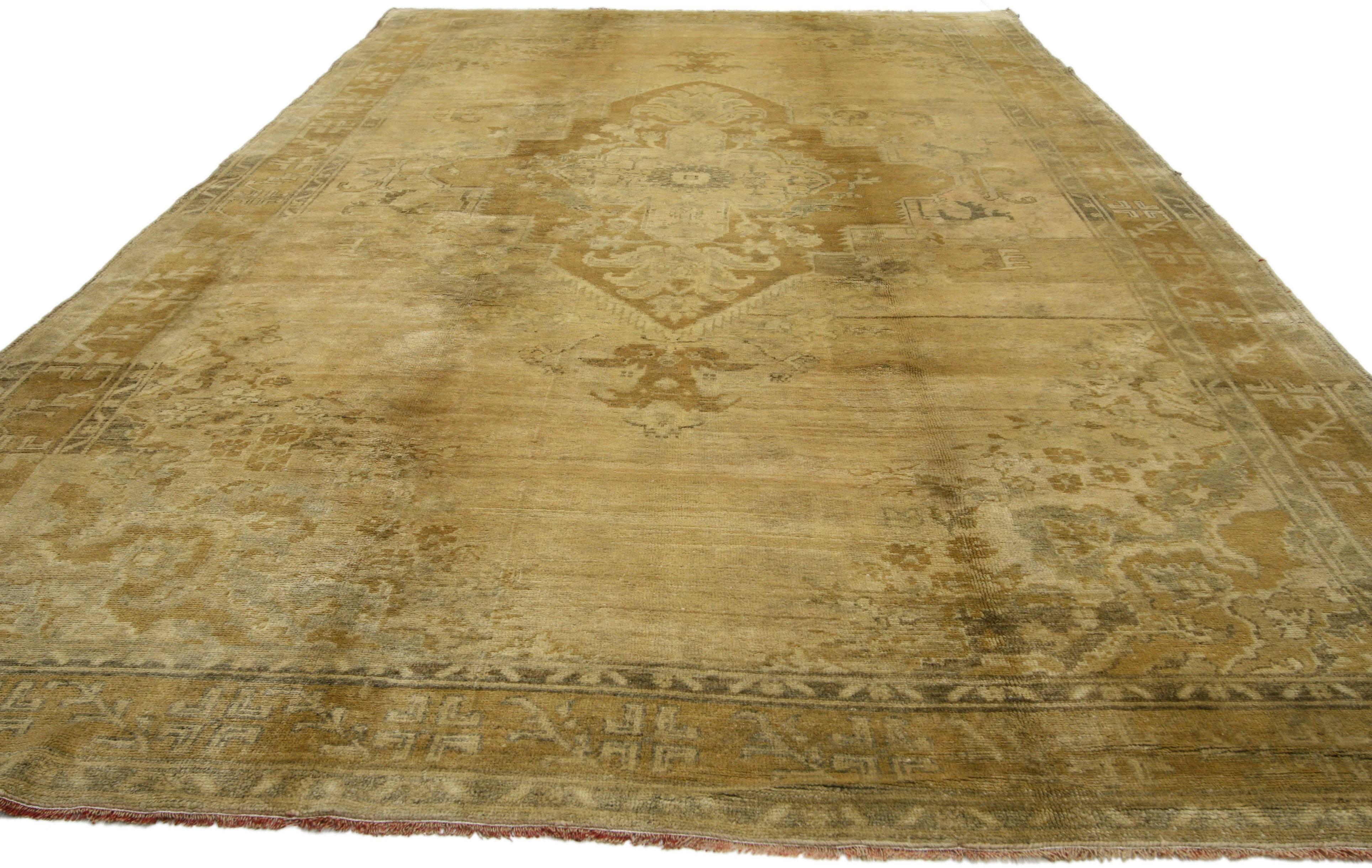 Vintage Turkish Kars Rug  In Good Condition For Sale In Dallas, TX