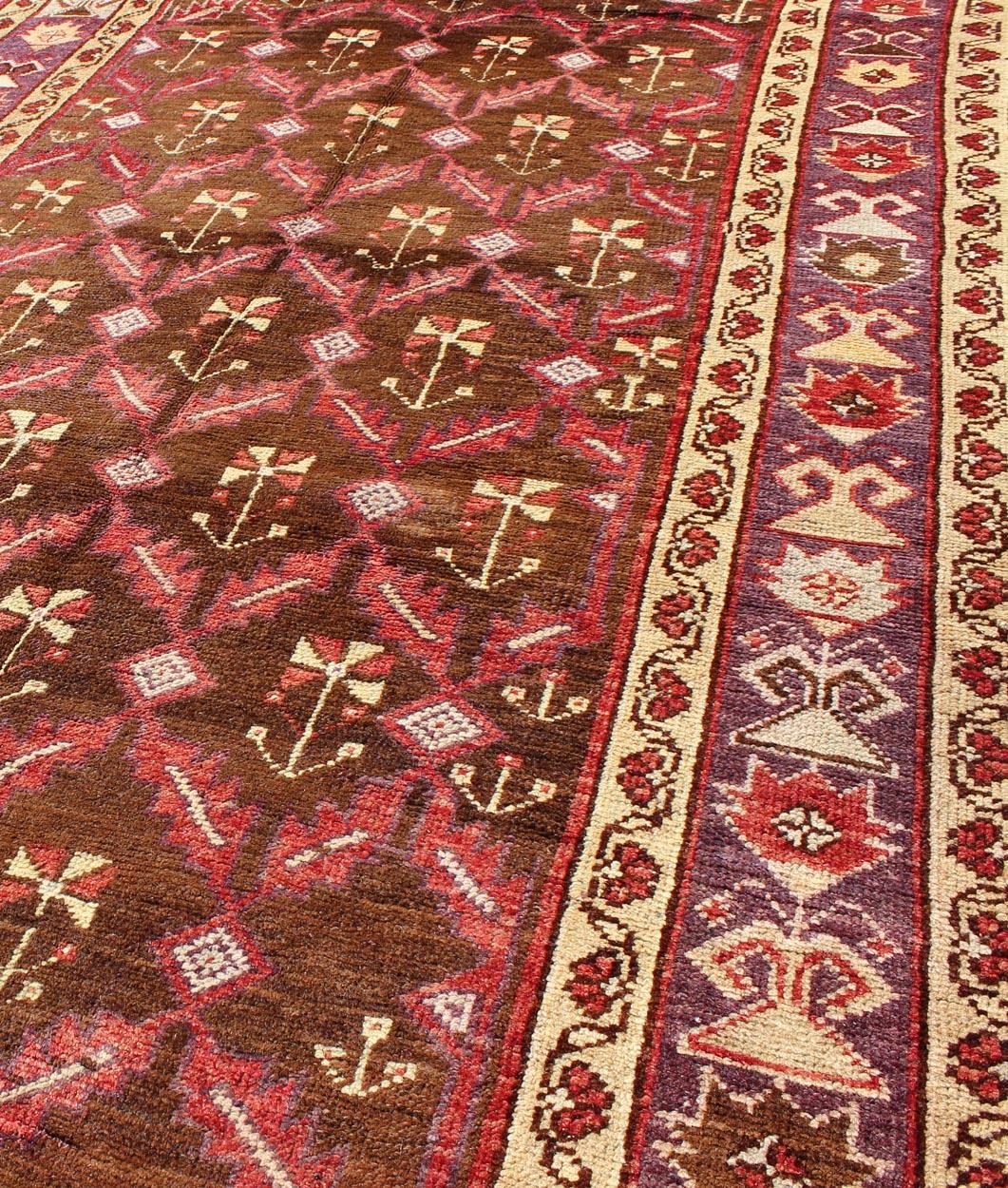 Vintage Turkish Oushak Gallery Runner with Deep Chestnut and Soft Red 4'5 x 9'9 en vente 1