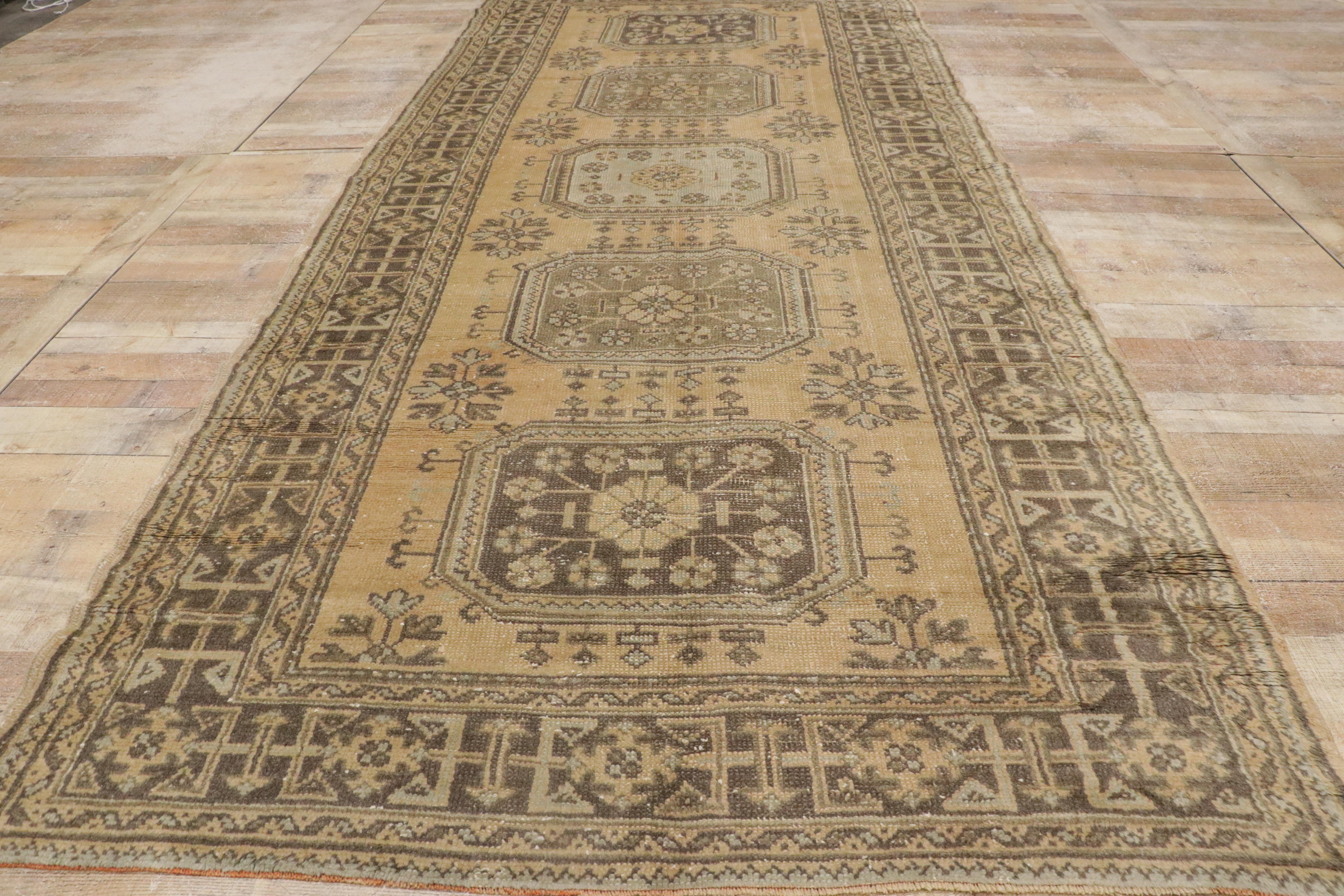 Türkischer Oushak-Läufer für den Flur im Angebot 1