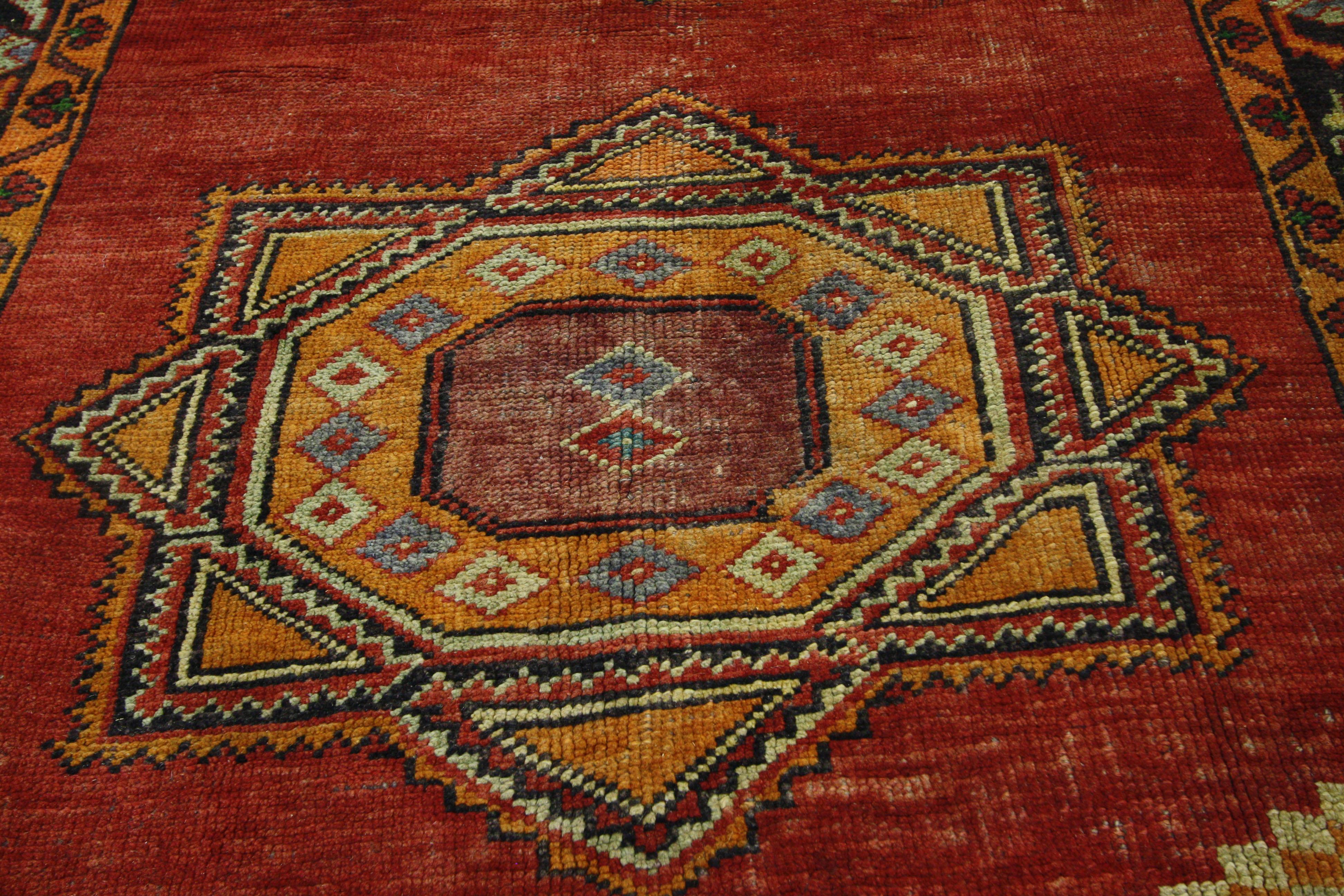Vintage Turkish Oushak Hallway Runner with Craftsman Tribal Style In Good Condition For Sale In Dallas, TX