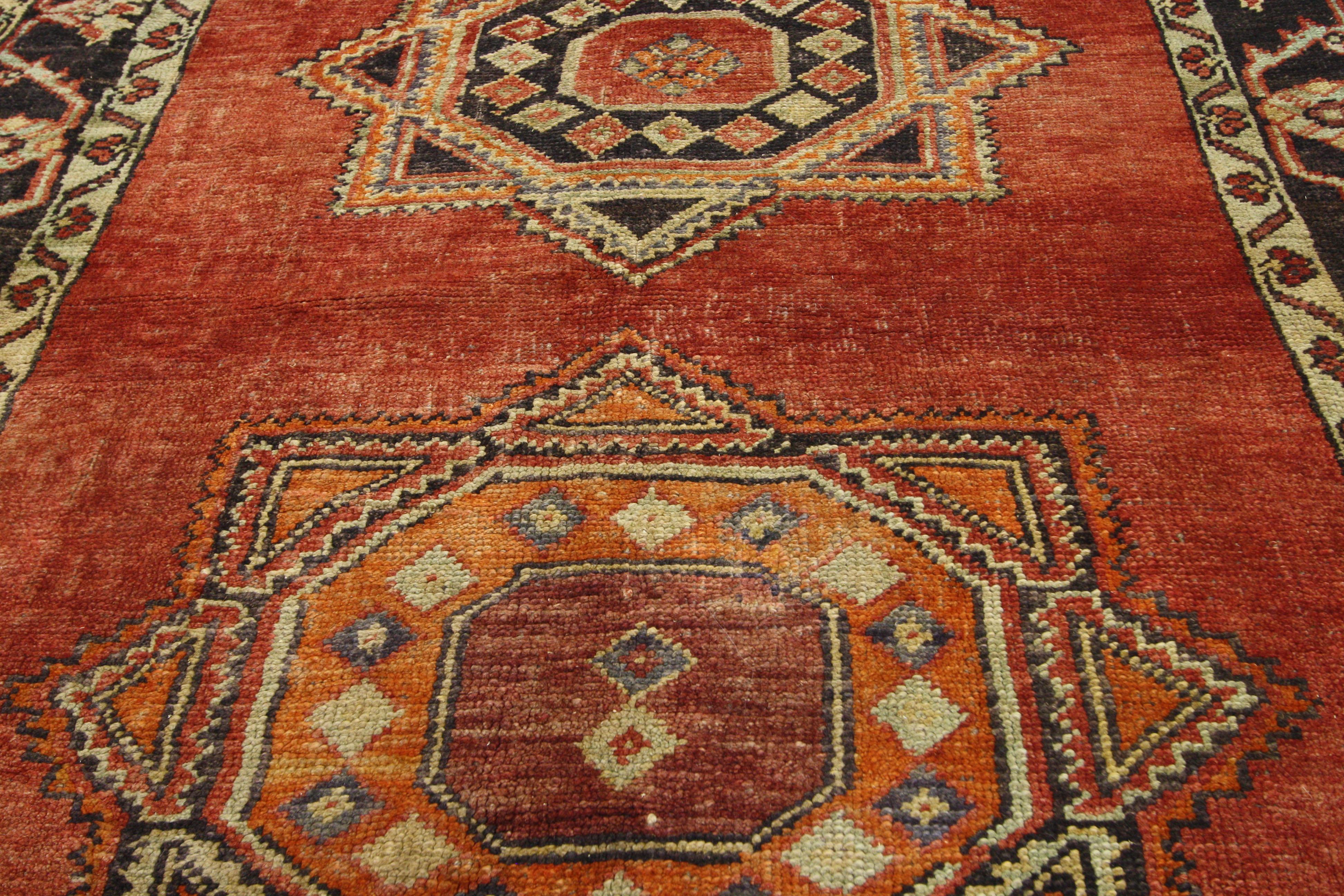 Vintage Turkish Oushak Hallway Runner with Craftsman Tribal Style In Good Condition For Sale In Dallas, TX