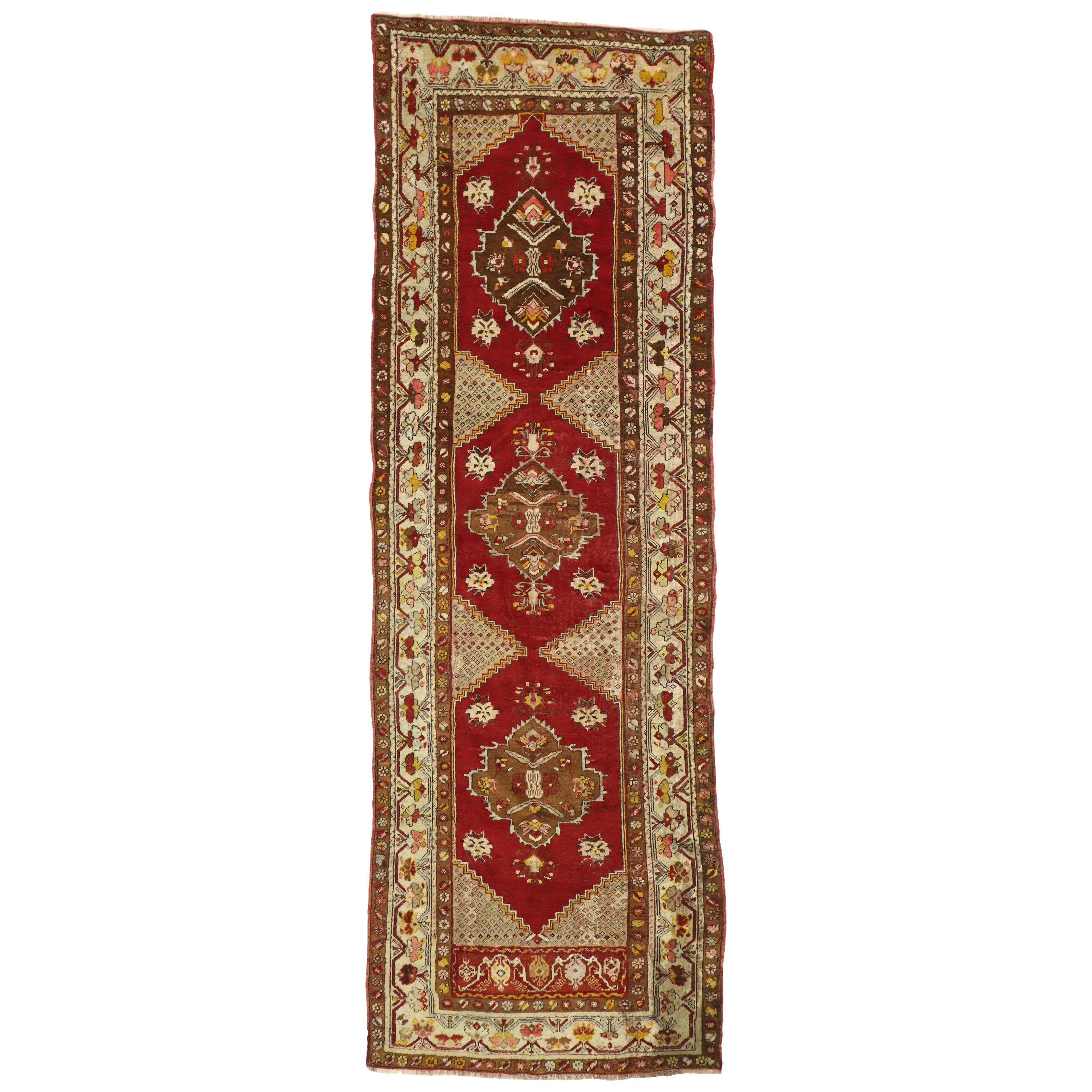 Tapis de couloir de couloir turc vintage Oushak avec style Art déco moderne