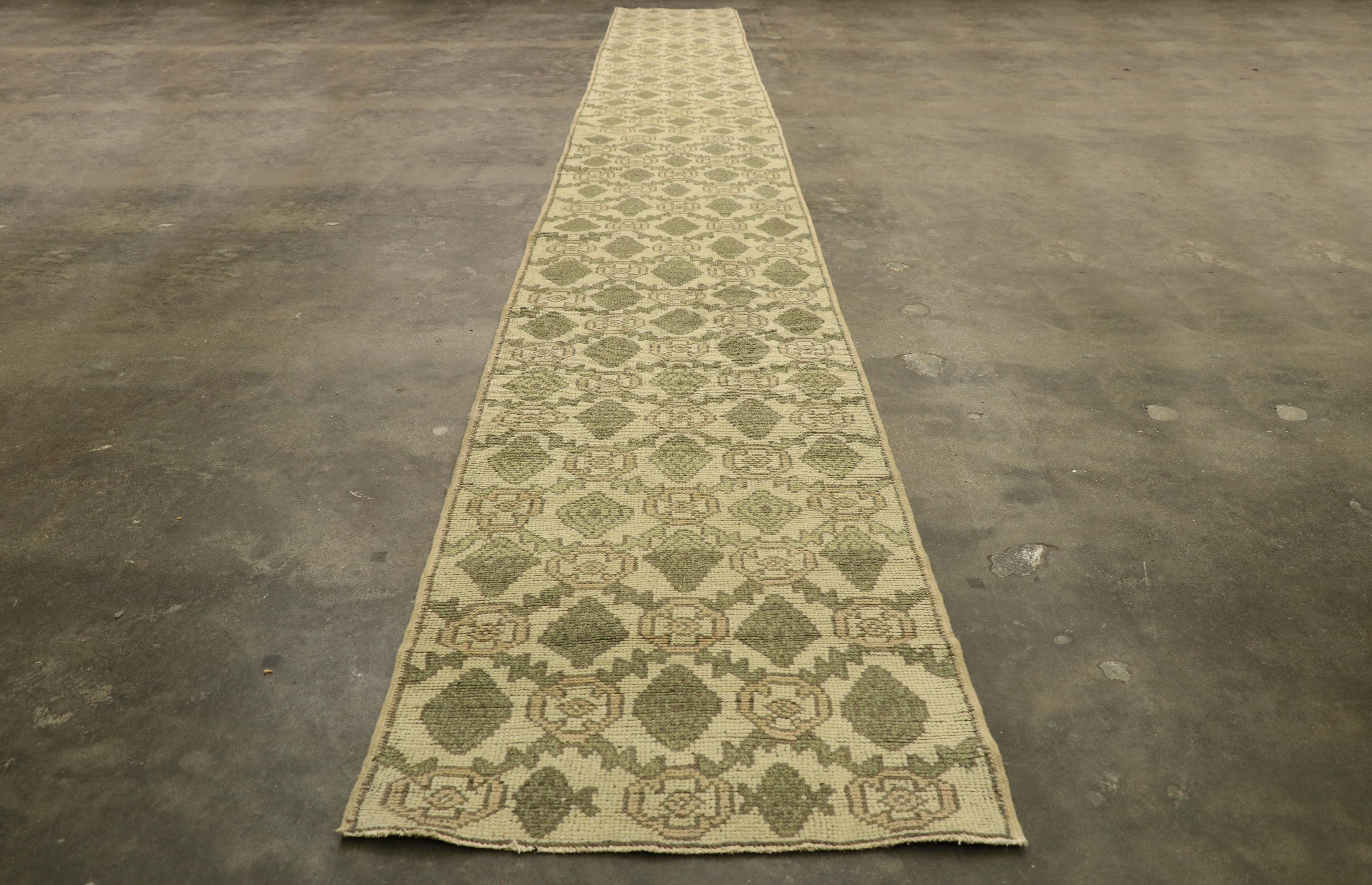 Vintage Turkish Oushak Long Hallway Runner with Queen Anne Late Victorian Style In Good Condition For Sale In Dallas, TX