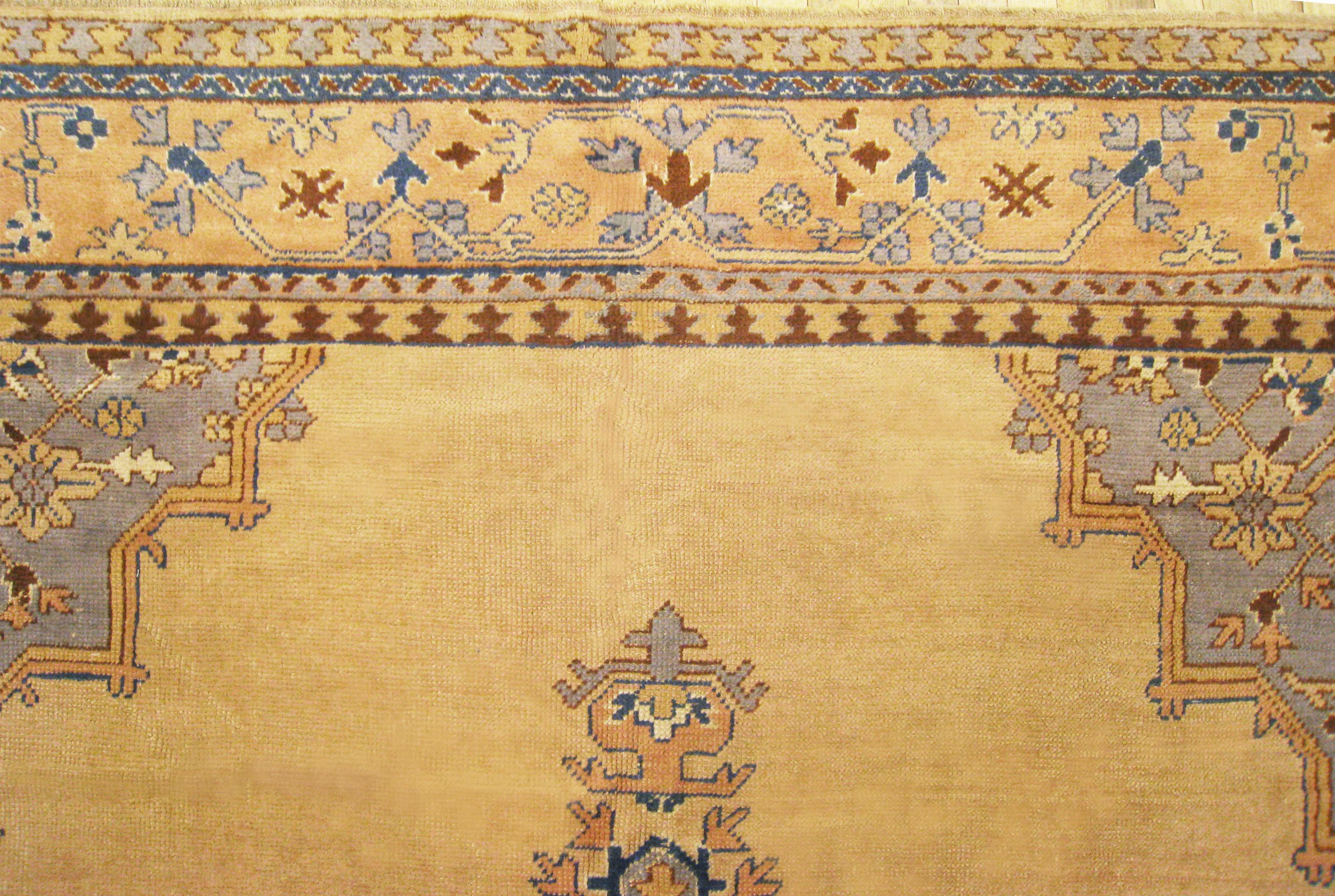 Alfombra Oriental Oushak Turca Vintage, en Tamaño de Habitación, con Medallón en Campo Abierto mediados del siglo XX en venta
