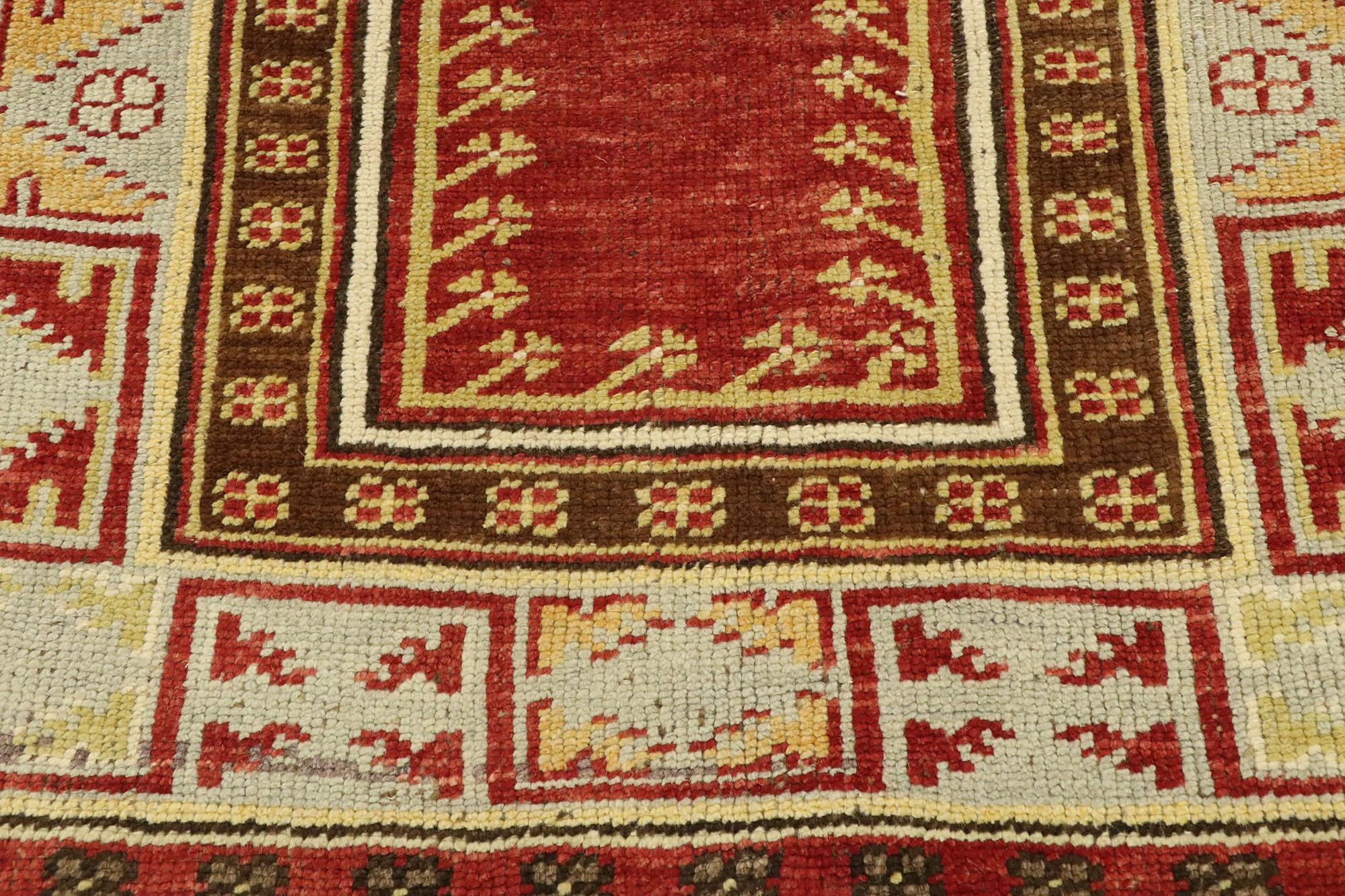 Vintage Turkish Oushak Prayer Rug In Good Condition For Sale In Dallas, TX