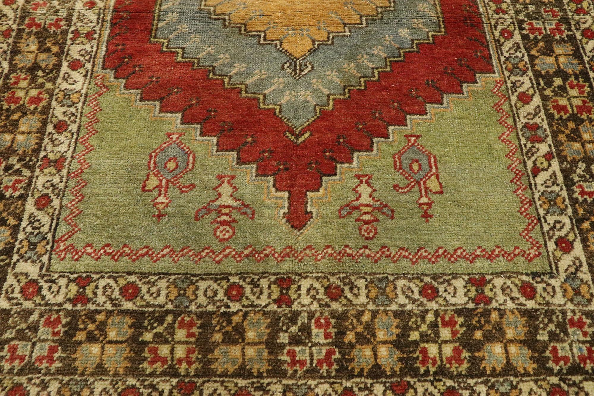 Vintage Turkish Oushak Prayer Rug with Craftsman Style In Good Condition For Sale In Dallas, TX