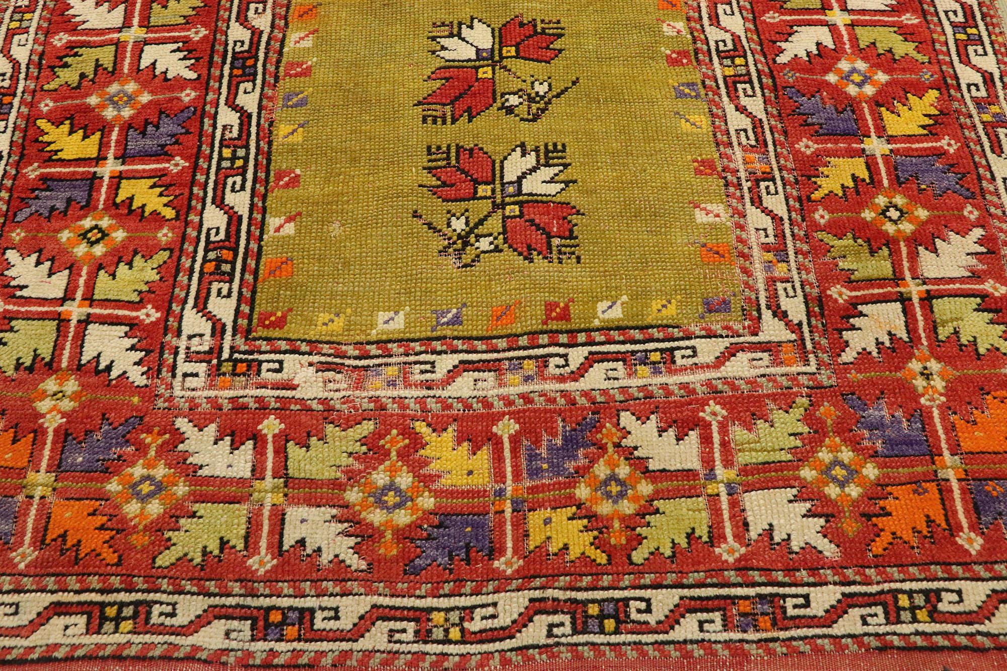 Vintage Turkish Oushak Prayer Rug with Craftsman Style In Good Condition In Dallas, TX