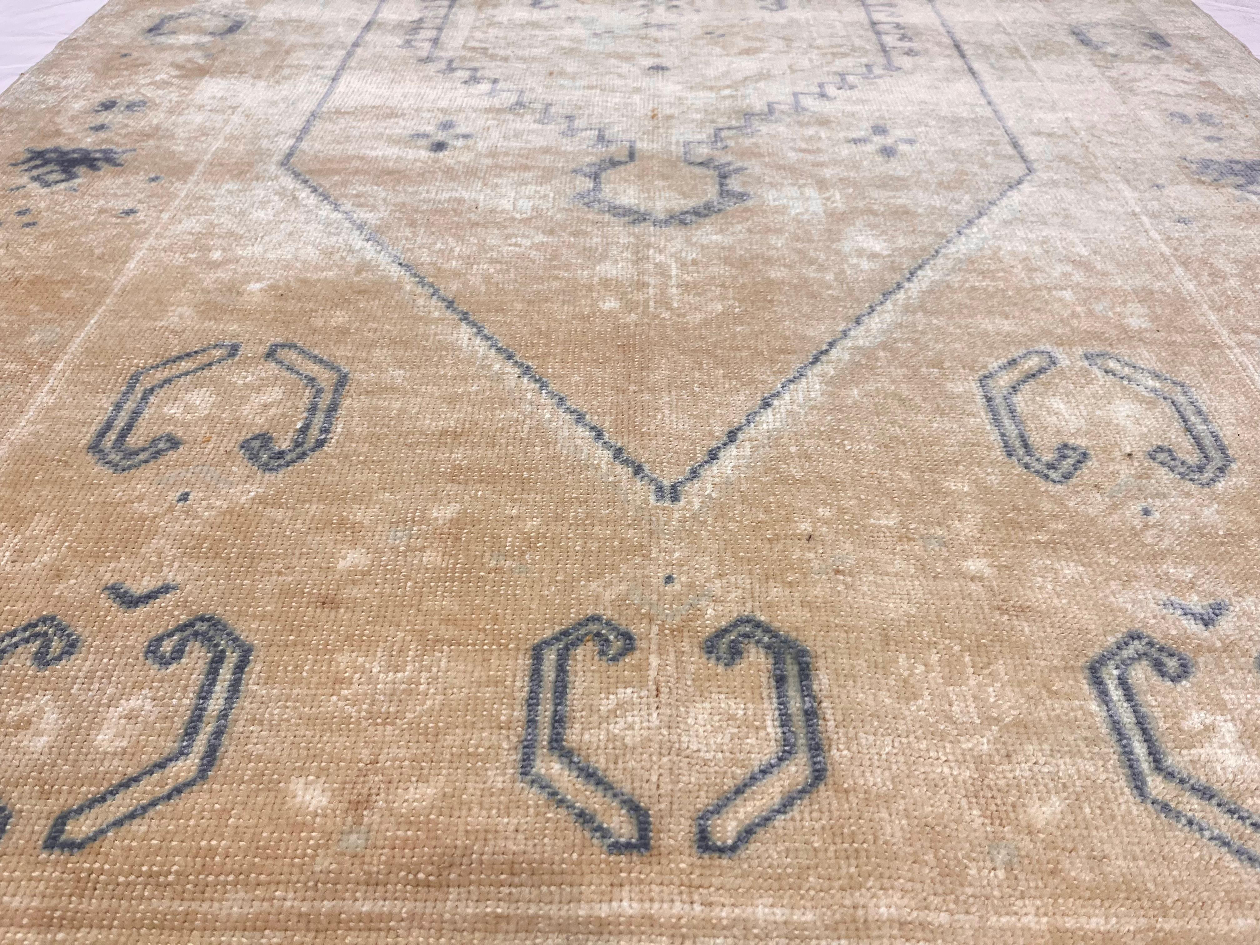 20th Century Vintage Turkish Oushak Rug 3'7