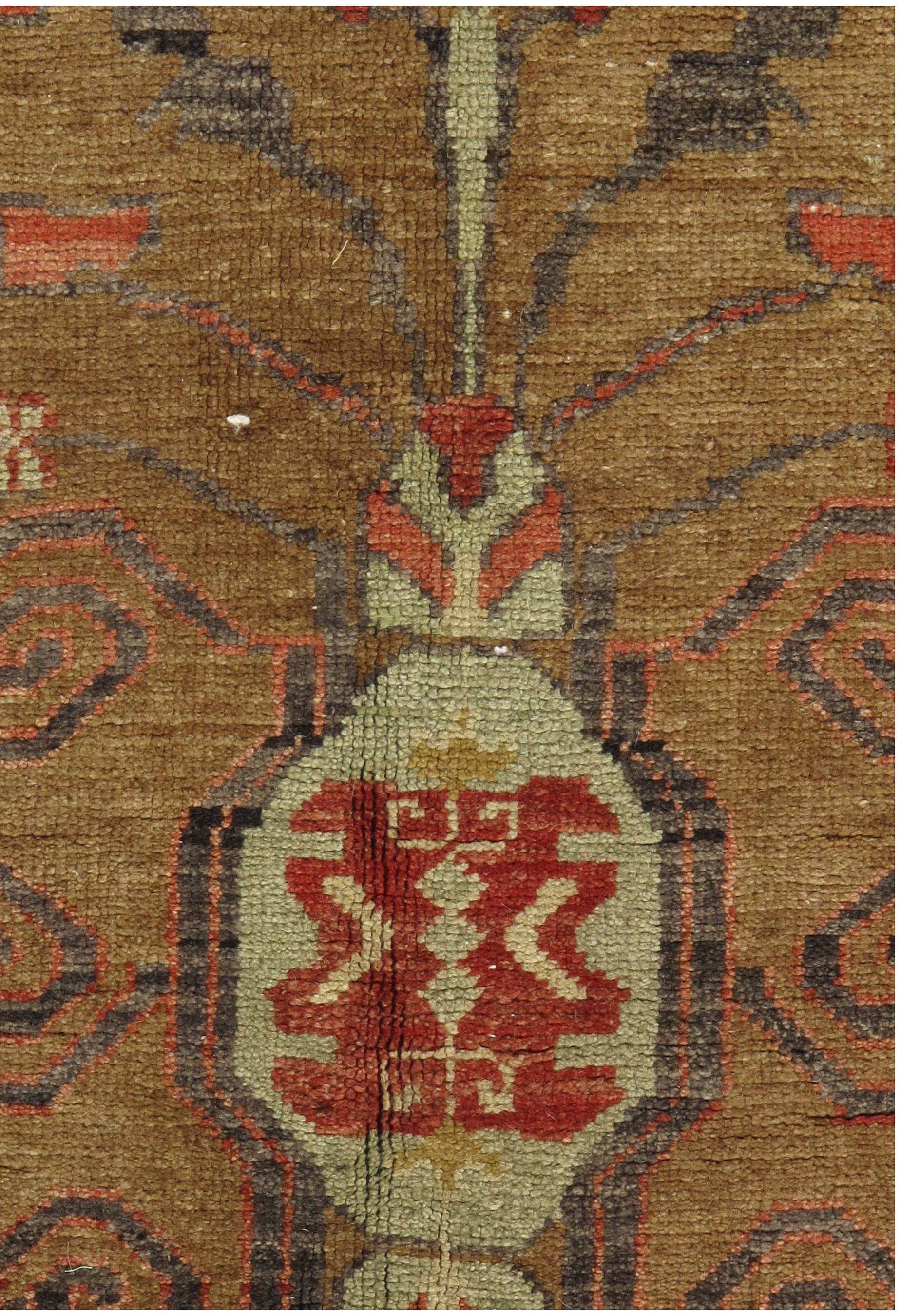 Tapis de Turquie vintage Oushak  4'7 x 8'7 Bon état - En vente à New York, NY
