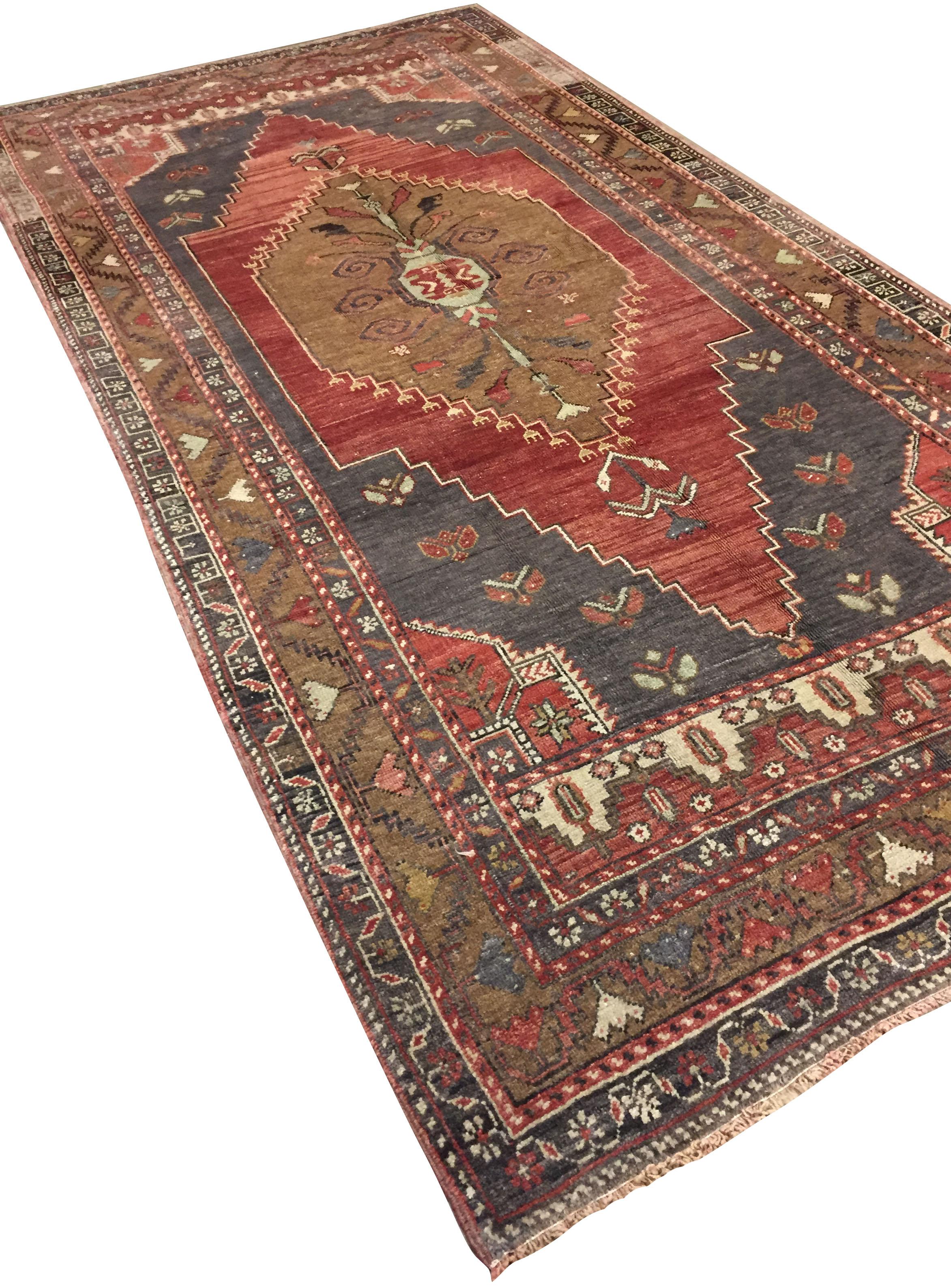 Tappeto turco vintage Oushak  4'7 x 8'7 in vendita 1