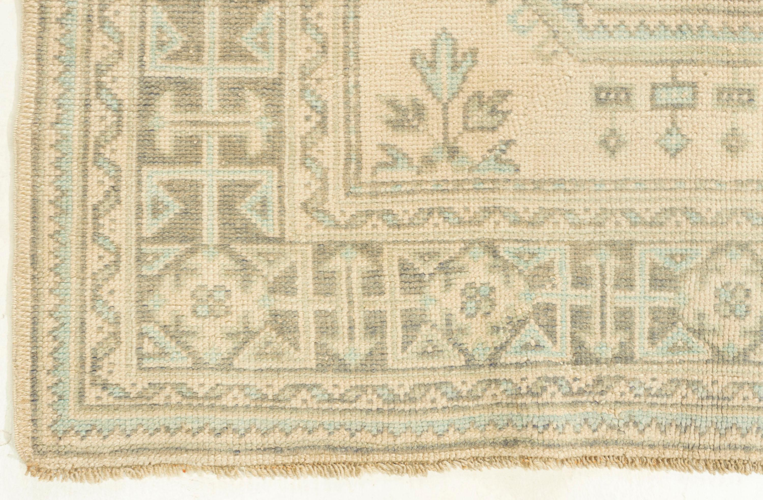 Vintage Türkisch Oushak Teppich 4'8 X 11'10. Auch heute noch sind die Teppiche von Oushak die erste Wahl für professionelle Innenarchitekten. Manchmal liegt das daran, dass Teppichkenner bei der Beurteilung von Oushak-Teppichen nicht nur auf die