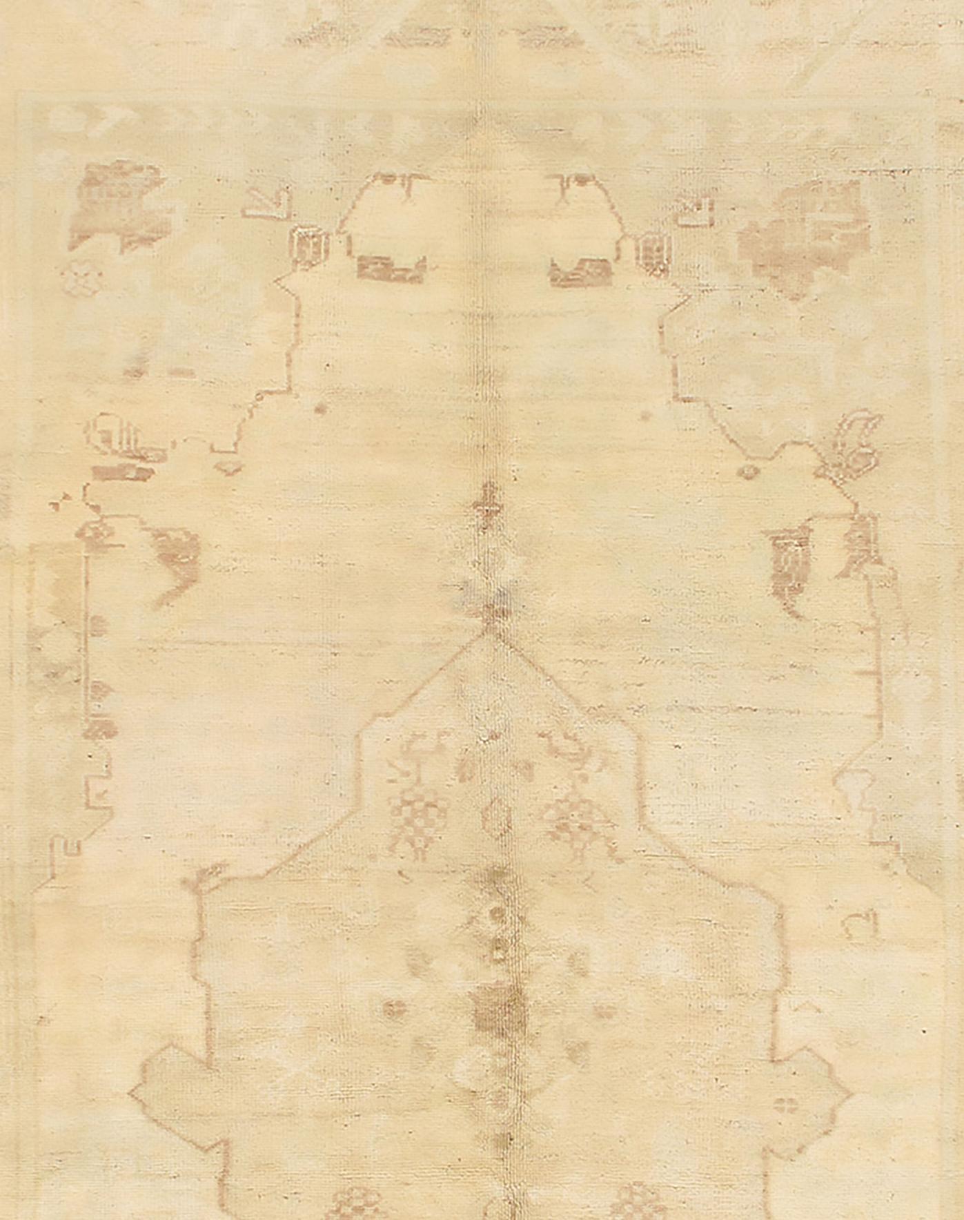 Alfombra Turca Oushak Vintage, 1,70 x 1,80 m en Bueno estado para la venta en New York, NY