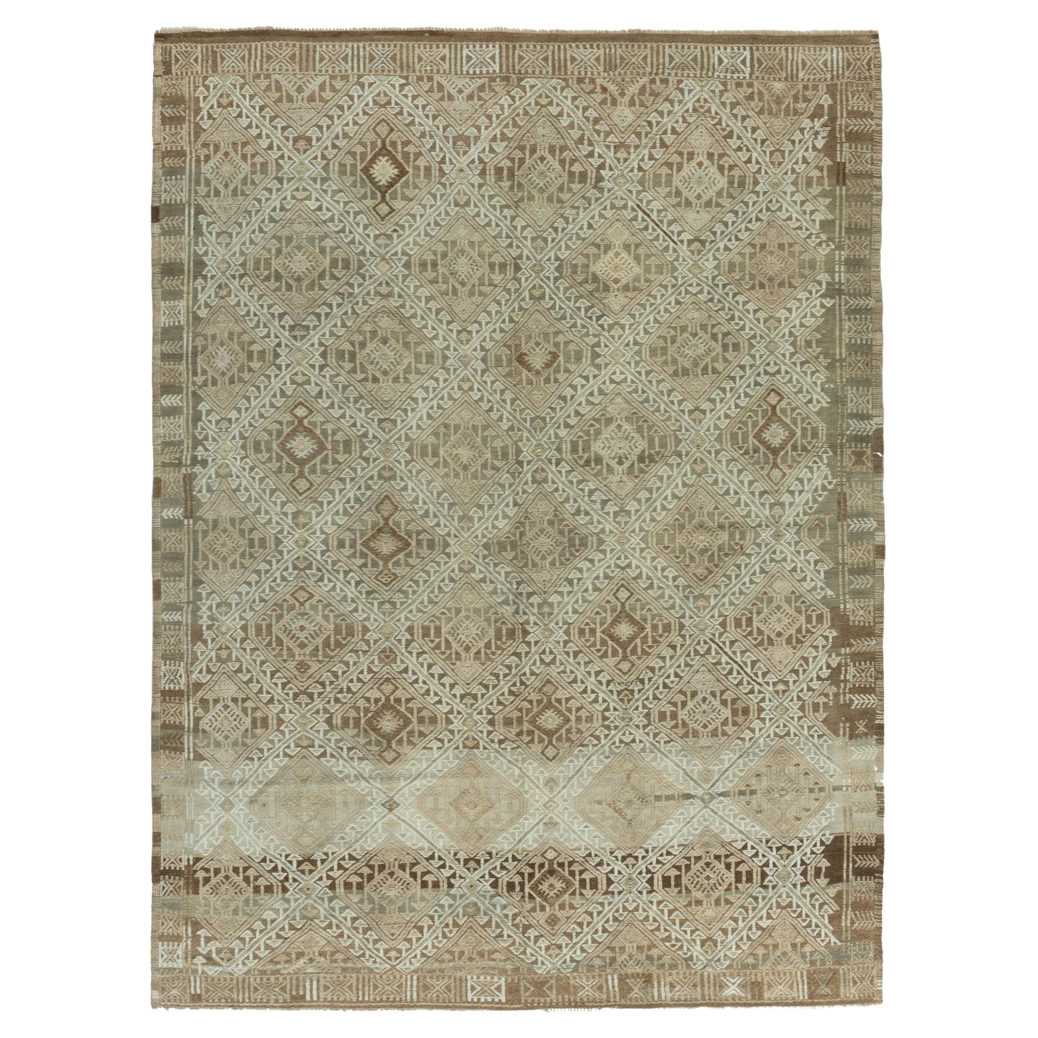 Tapis turc Oushak vintage 5'6 X 7'2