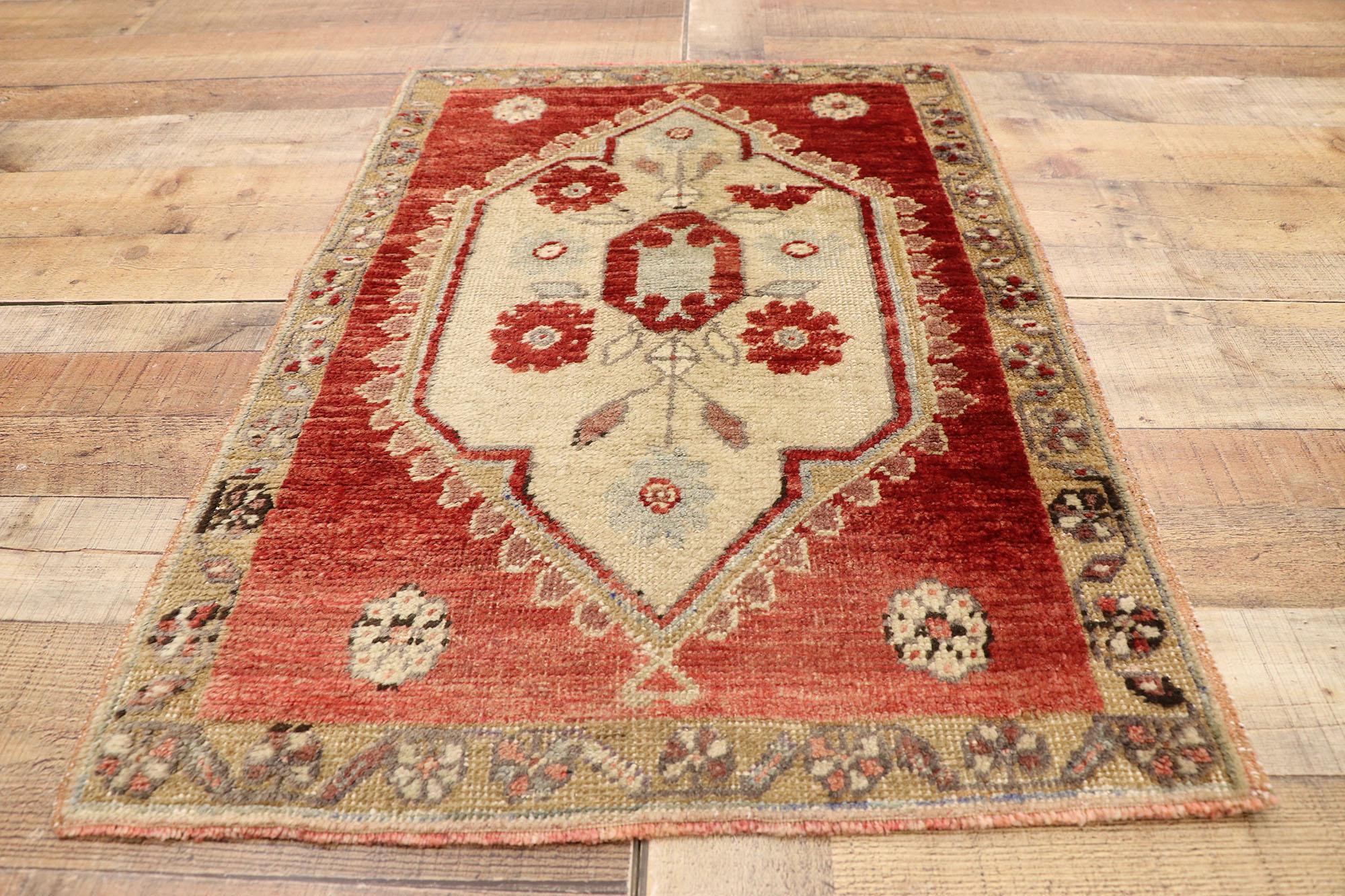 Vintage Turkish Oushak Rug Accent Rug For Sale 1