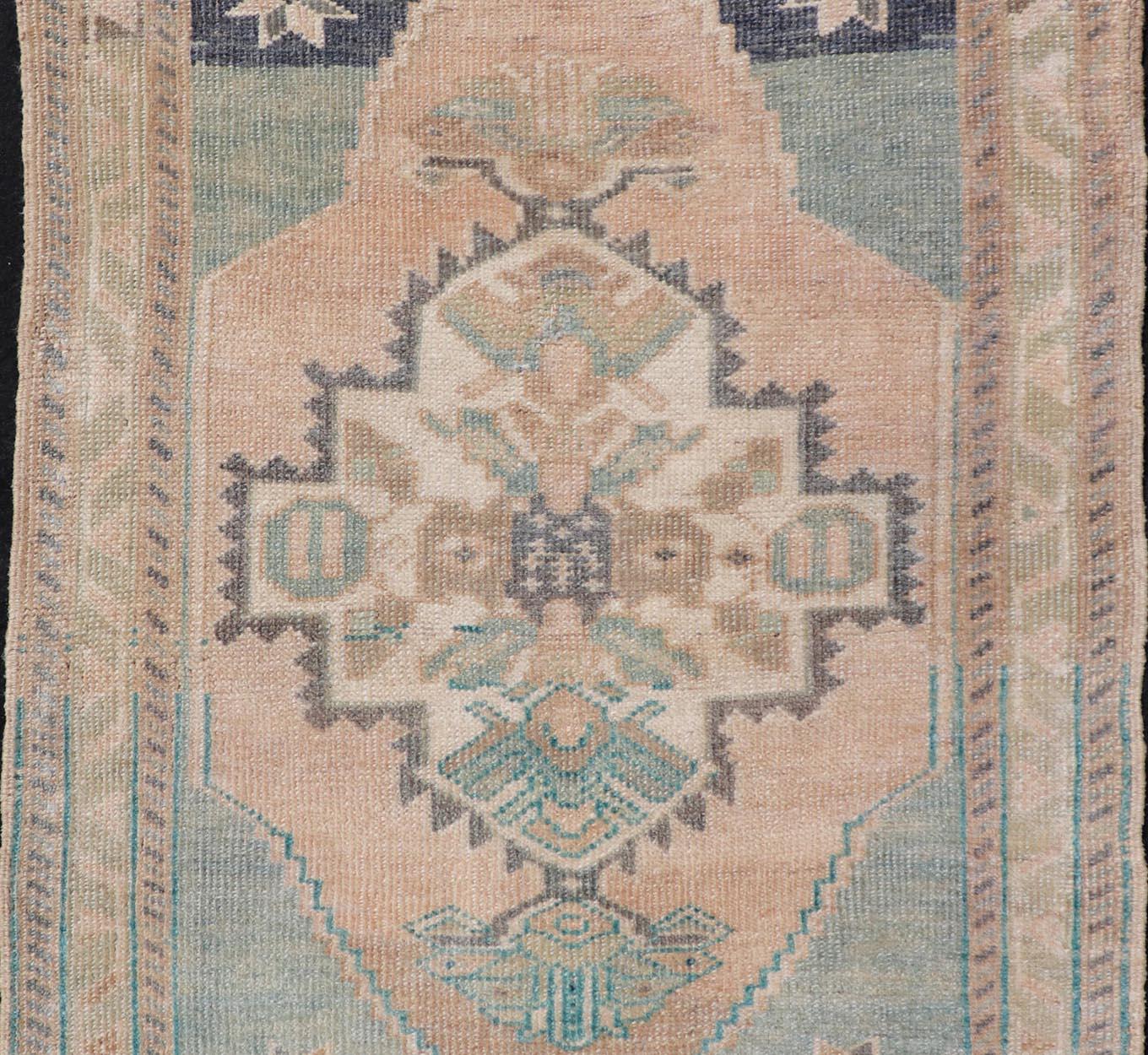 Turco Tappeto Oushak turco vintage con disegno a medaglioni sub-geometrici 2'1 x 2'10 in vendita