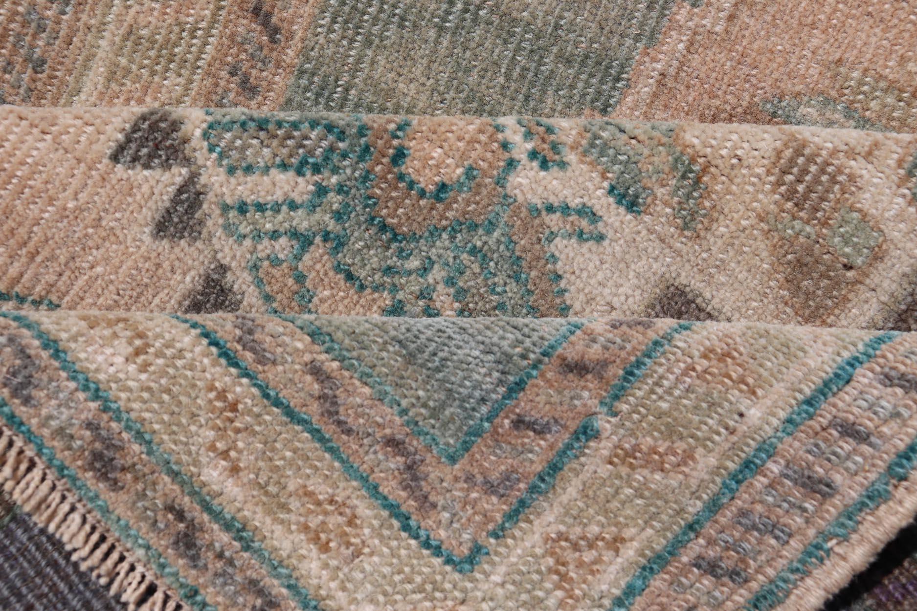 Tappeto Oushak turco vintage con disegno a medaglioni sub-geometrici 2'1 x 2'10 In condizioni buone in vendita a Atlanta, GA