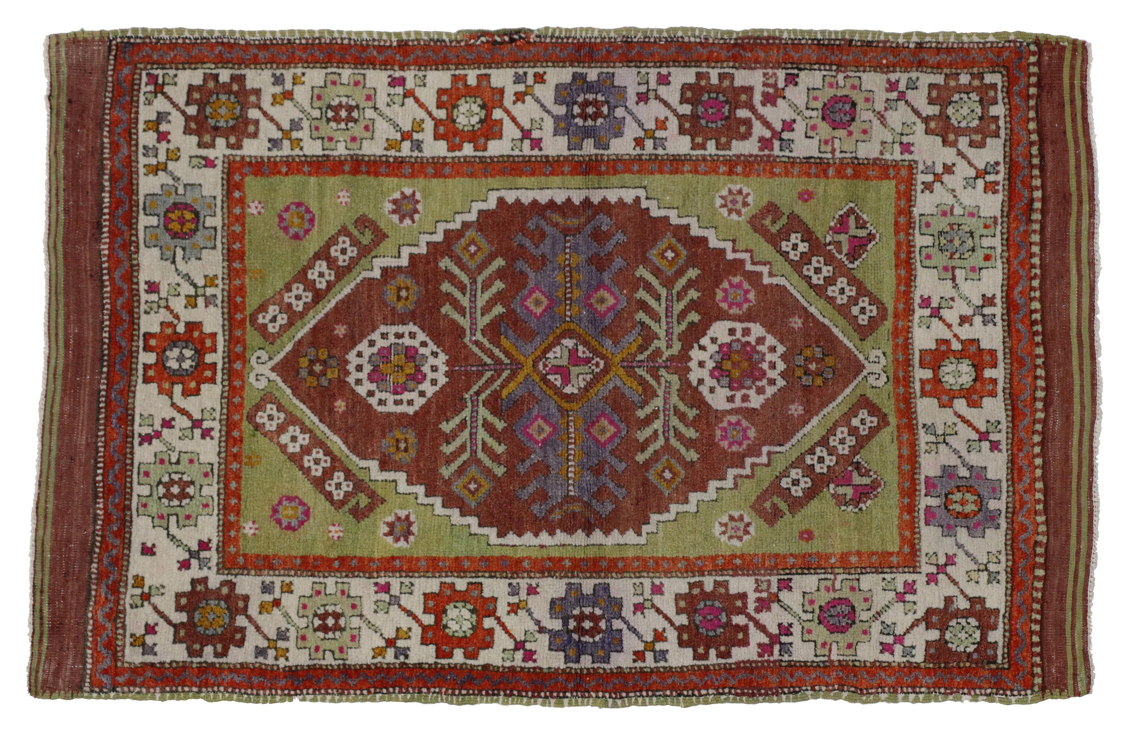 Vintage Turkish Oushak Rug, Colorful Rug for Kitchen, Bath, Foyer or Entryway  In Good Condition For Sale In Dallas, TX