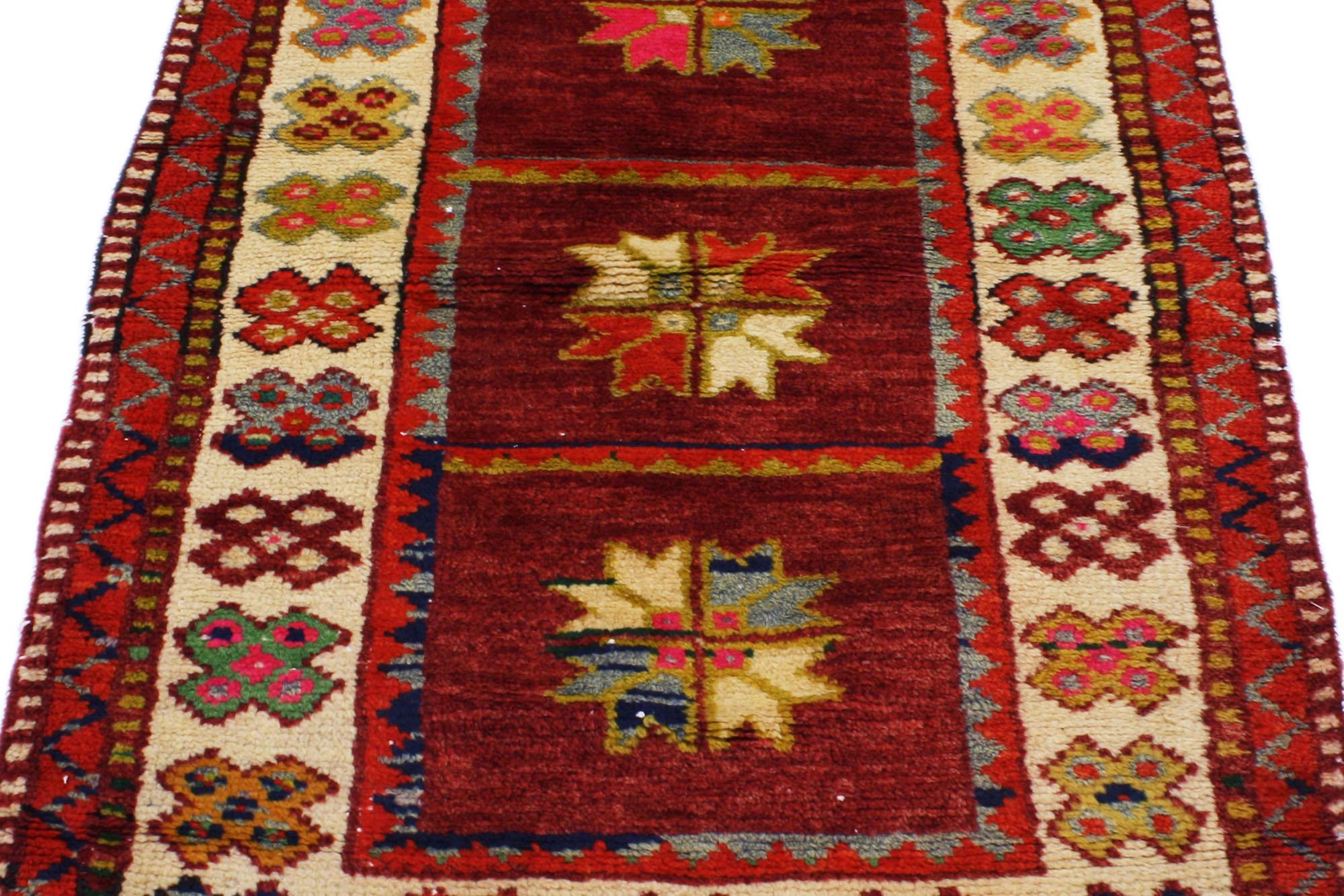 Vintage Turkish Oushak Rug, Colorfully Curated Meets Whimsical Boho In Good Condition For Sale In Dallas, TX