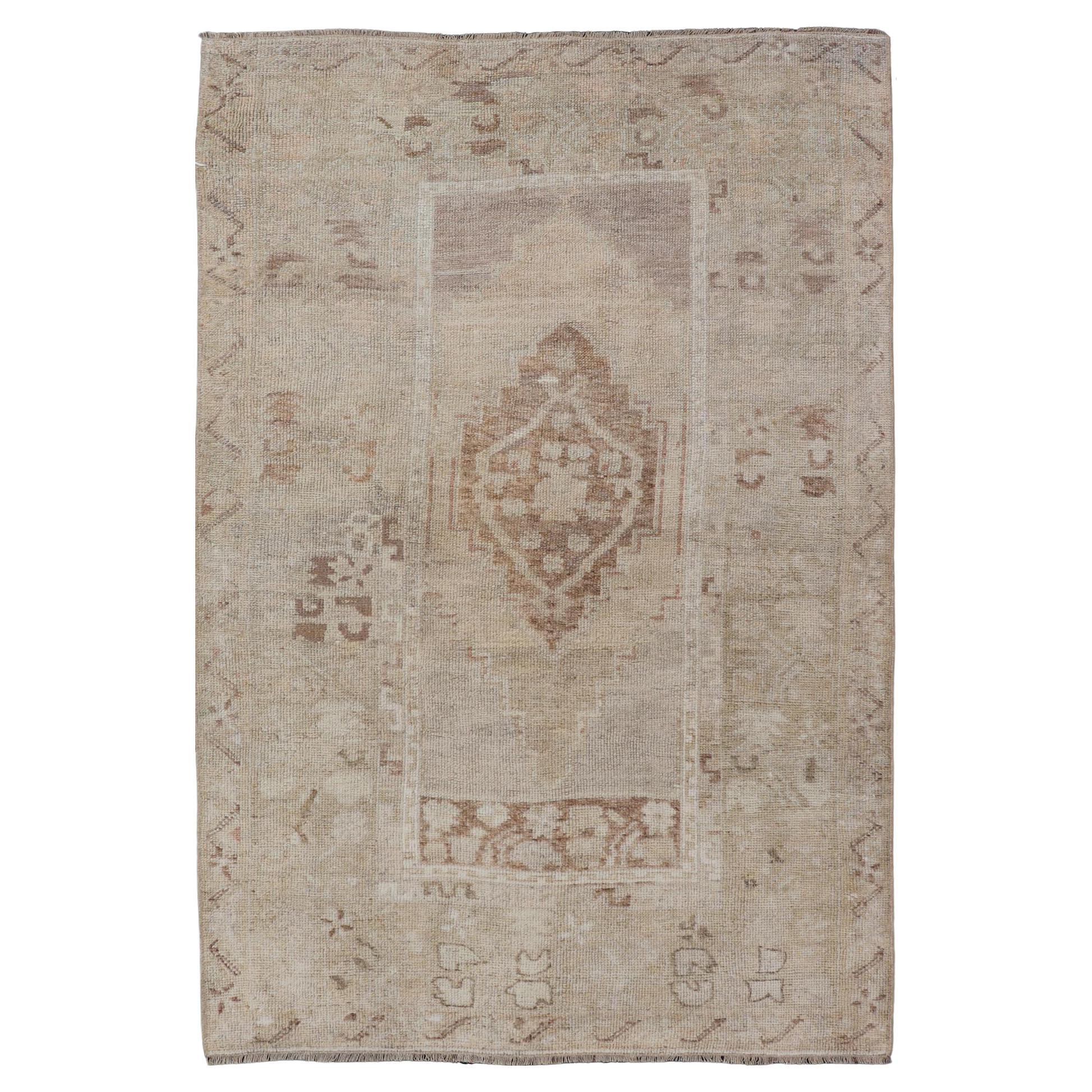 Vintage Turkish Oushak Rug - Earthy Tones 3'7 x 5'11
