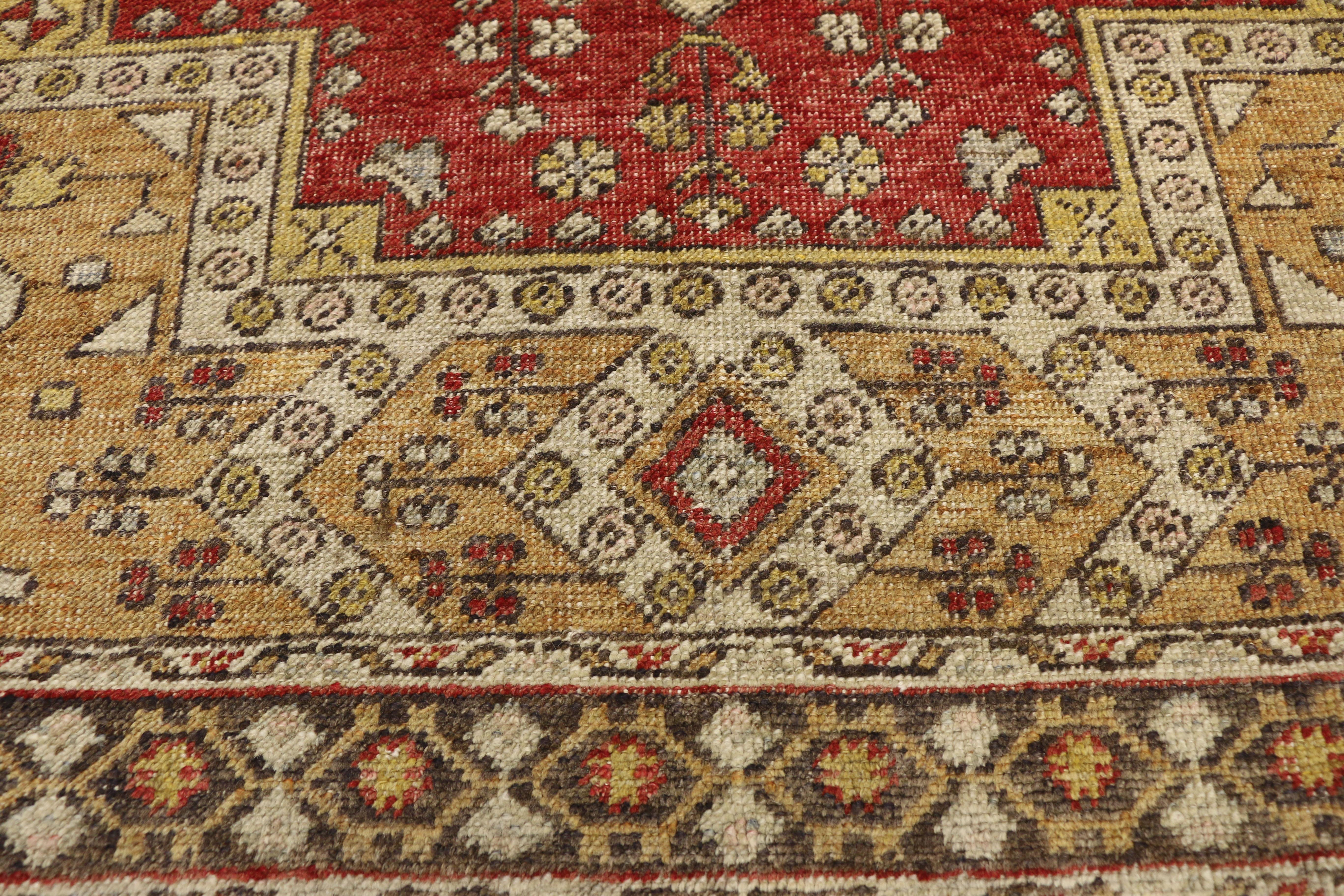 Vintage Turkish Oushak Rug for Entry, Kitchen, Foyer, or Bathroom In Good Condition For Sale In Dallas, TX