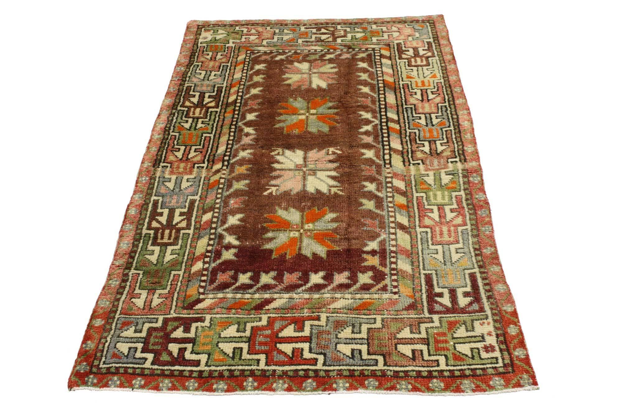 51688, Vintage Turkish Oushak Rug for Kitchen, Bathroom, Foyer or Entry Rug 02'09 x 05'03. This vintage Turkish Oushak rug features a modern traditional style. Immersed in Anatolian history and refined colors, this vintage Oushak rug combines