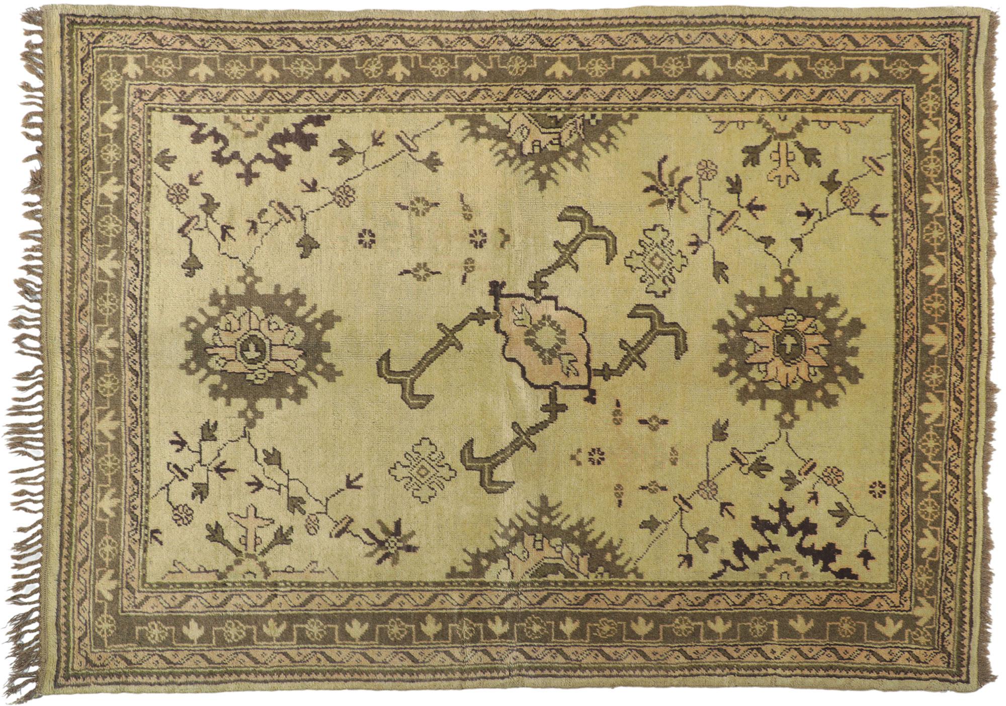 Alter türkischer Oushak-Teppich im Angebot 3