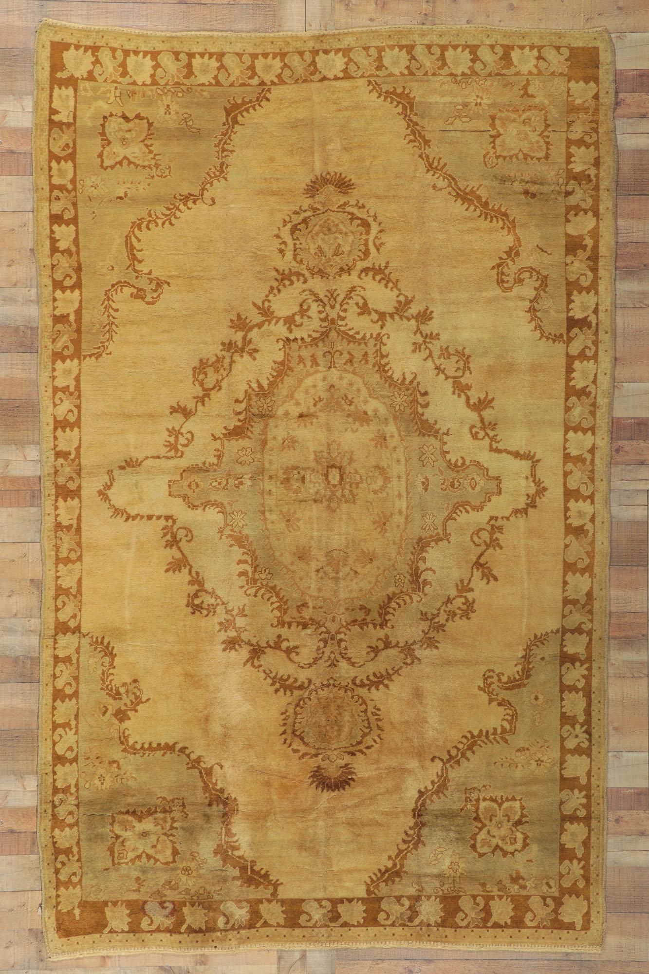 Türkischer Oushak-Teppich, Vintage im Angebot 6