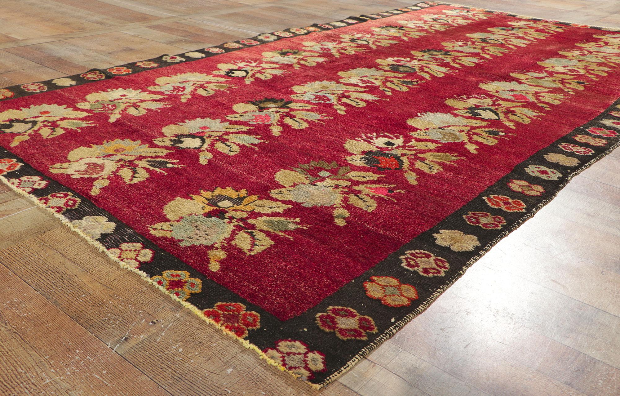 51670 Vintage Turkish Oushak Rug, 04.10 x 09.01.
Highlighting timeless style with incredible detail and texture, this hand knotted wool vintage Turkish Oushak rug is a captivating vision of woven beauty. The Traditional Design and colorway woven