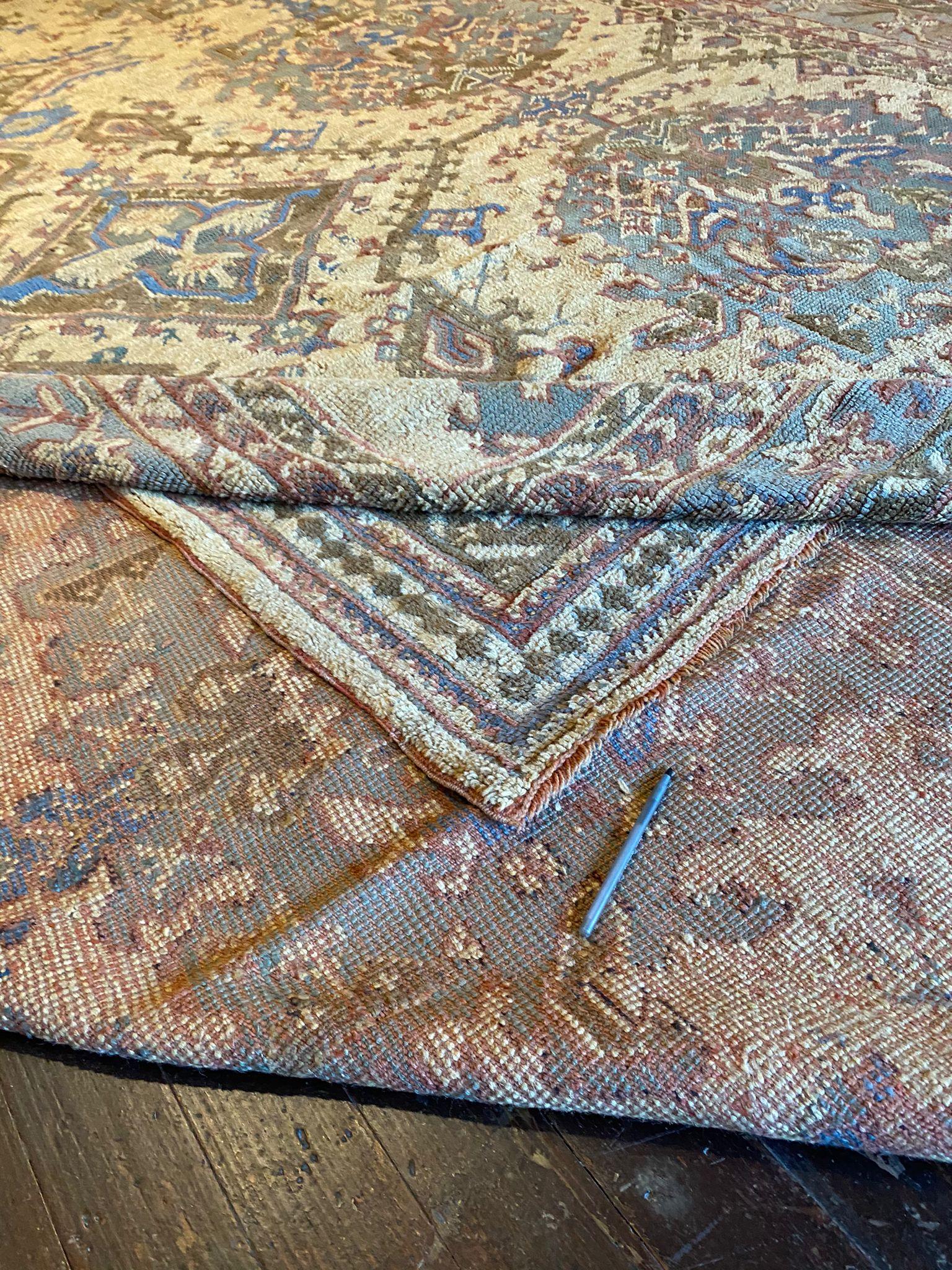 Vintage Turkish Oushak Rug In Good Condition For Sale In Providence, RI
