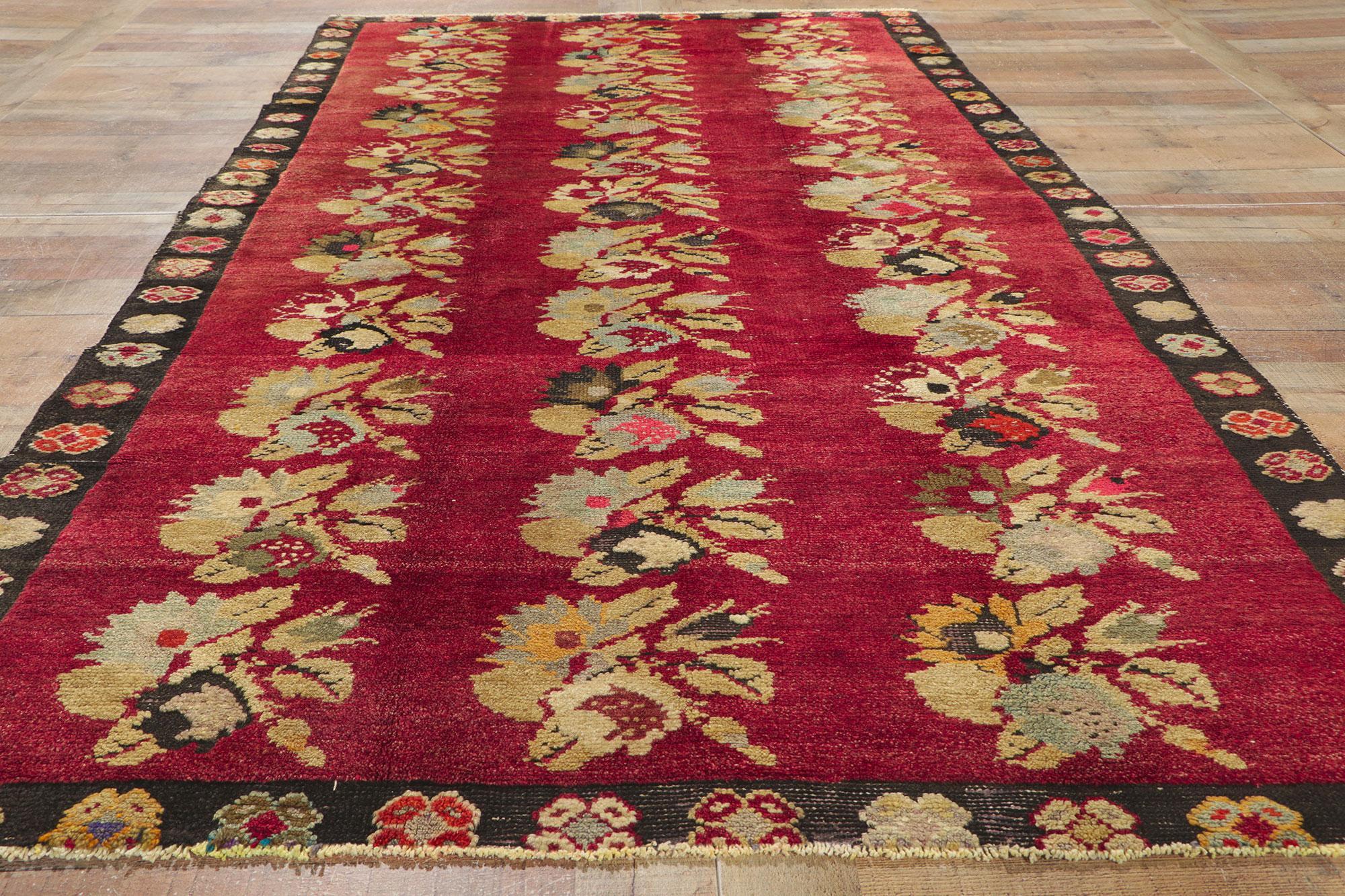 Vintage Red Turkish Oushak Rug with Lively Earth-Tone Colors In Good Condition For Sale In Dallas, TX