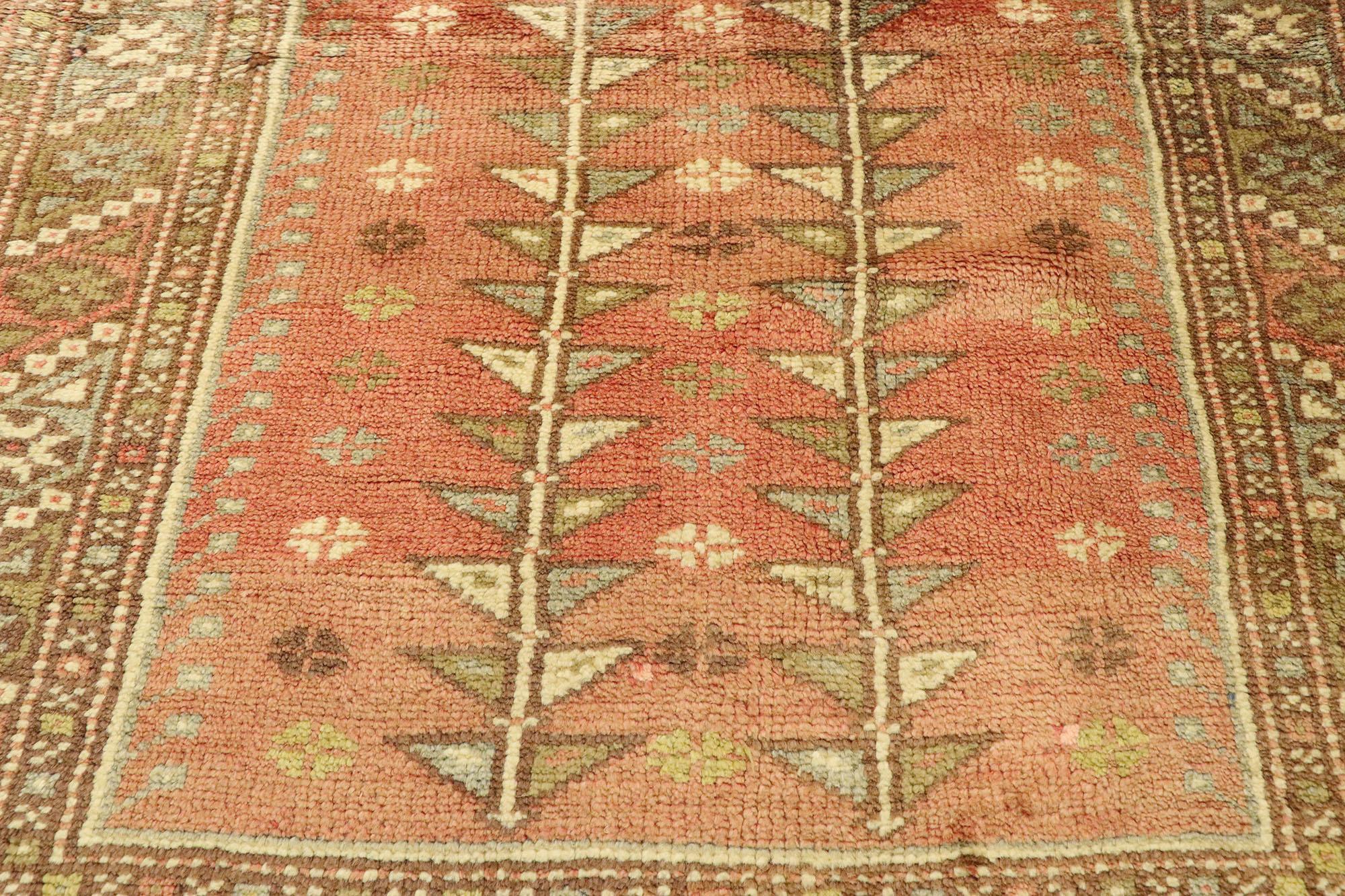 Vintage Turkish Oushak Rug In Good Condition For Sale In Dallas, TX