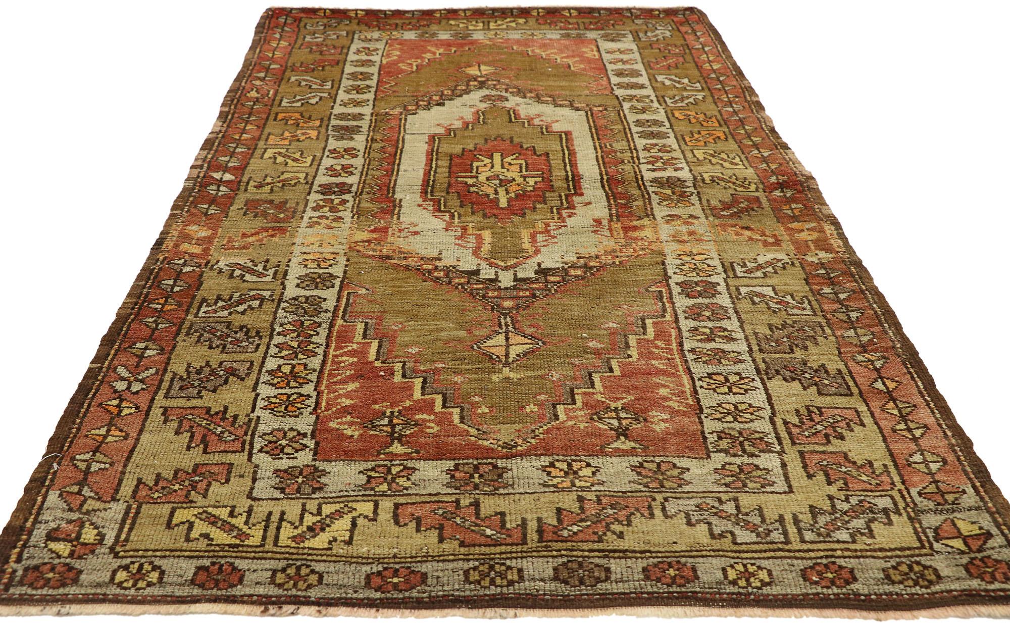 Vintage Turkish Oushak Rug In Good Condition For Sale In Dallas, TX