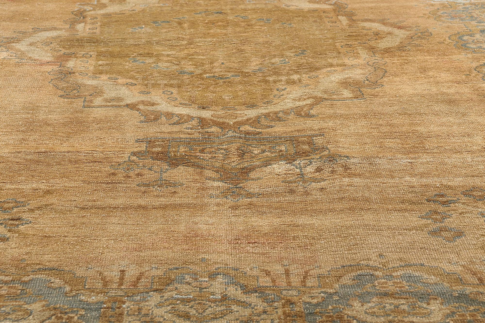 20th Century 1960's Turkish Oushak Rug with Traditional Style For Sale