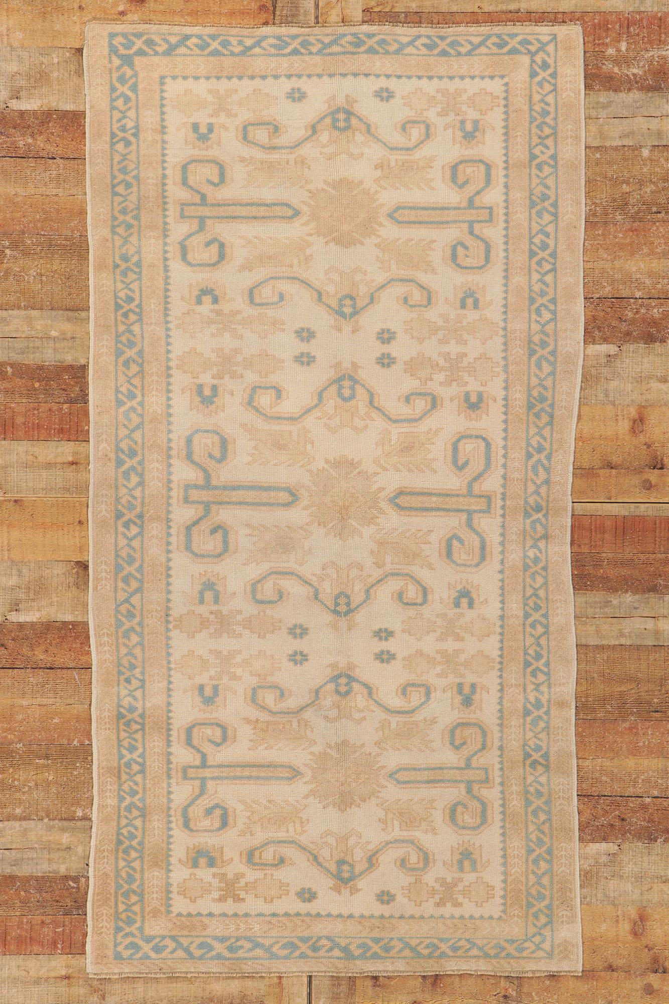 Vintage Muted Turkish Oushak Rug, Effortless Elegance Meets Quiet Sophistication For Sale 2