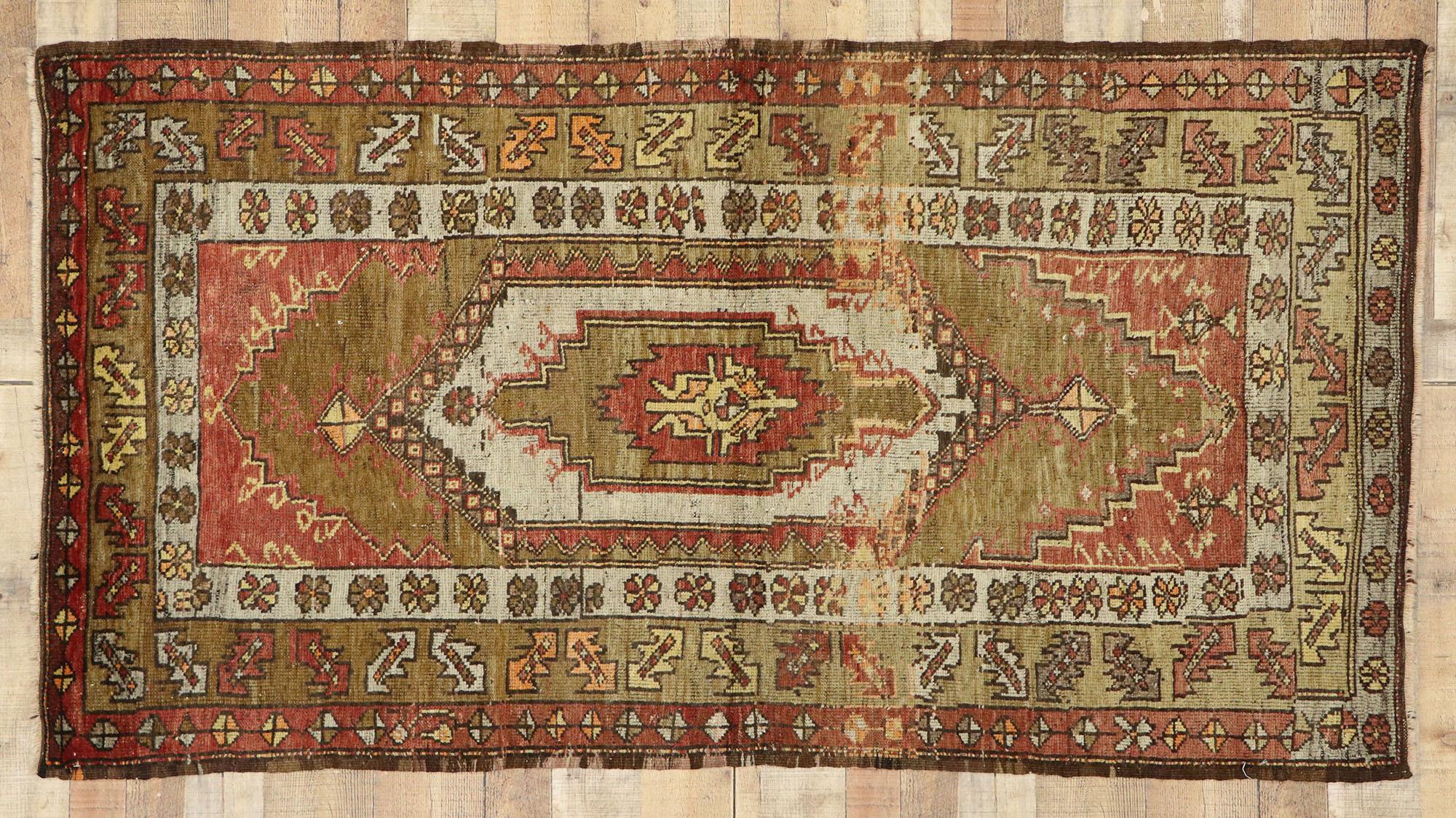 Alter türkischer Oushak-Teppich im Angebot 1